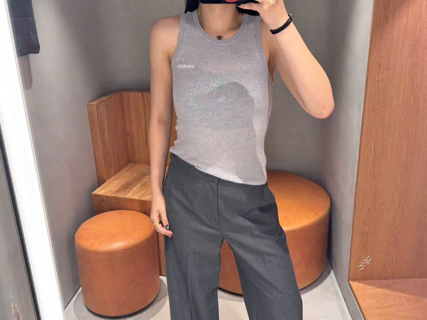  1.Quần vải xám, đai tăng chỉnh 2 bên 