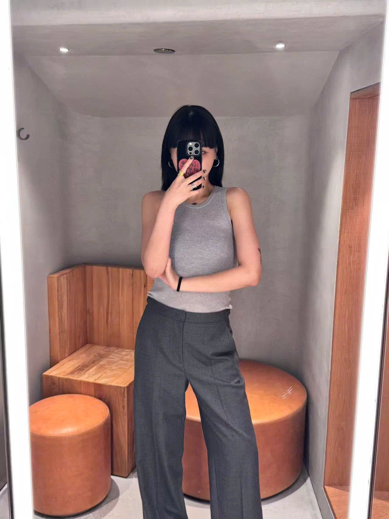  1.Quần vải xám, đai tăng chỉnh 2 bên 