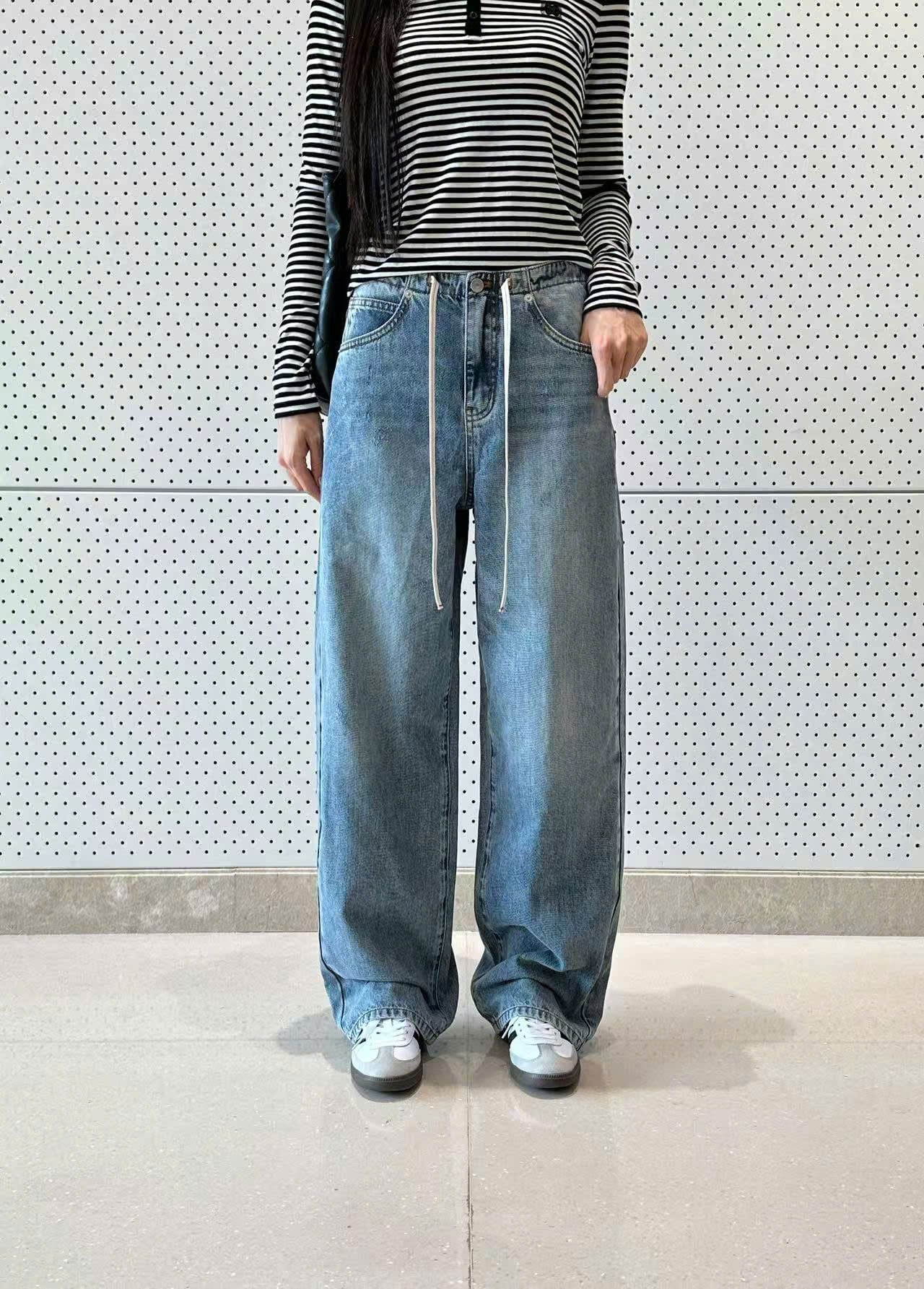  Áo thun kẻ đen trắng cổ cài cúc -nơ đen nhỏ 