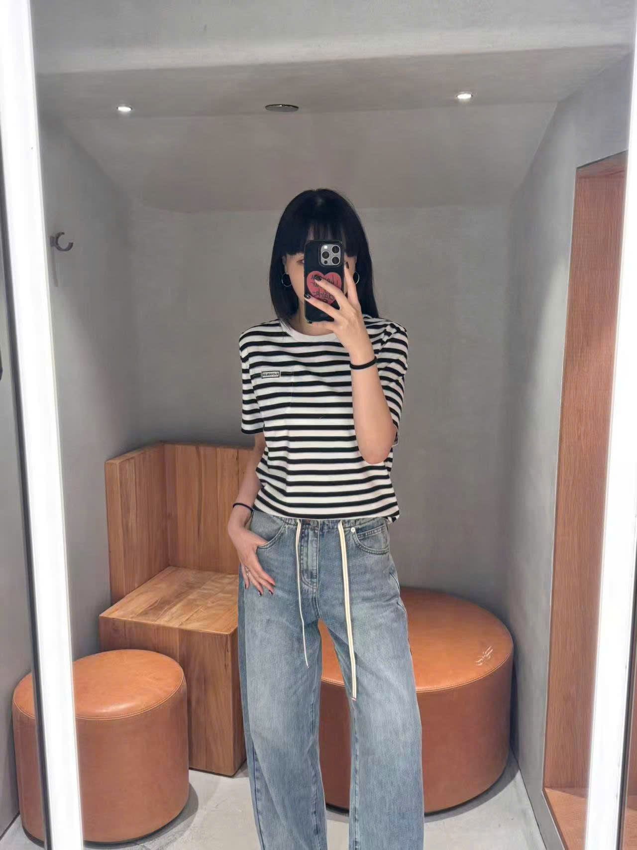  Quần Jean xanh , dây rút trắng 