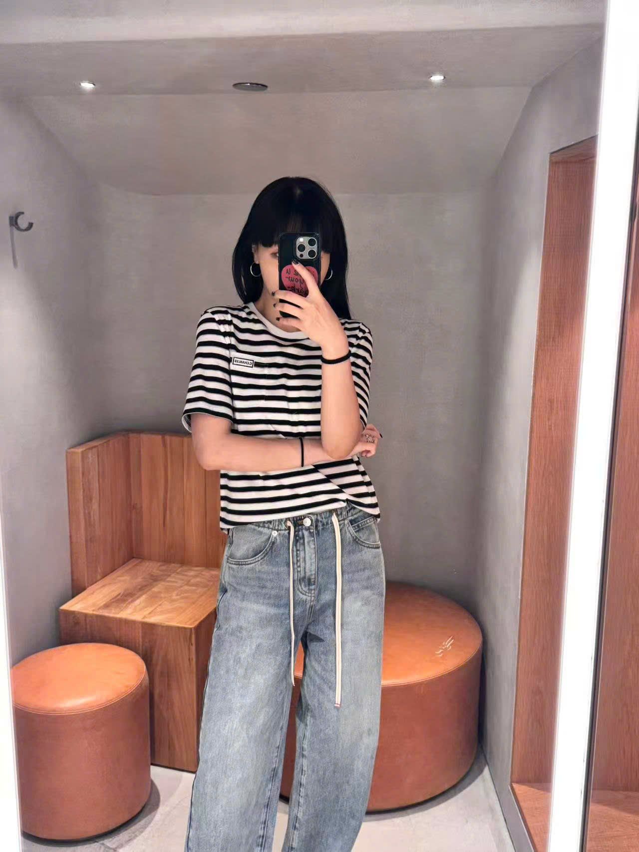  Quần Jean xanh , dây rút trắng 