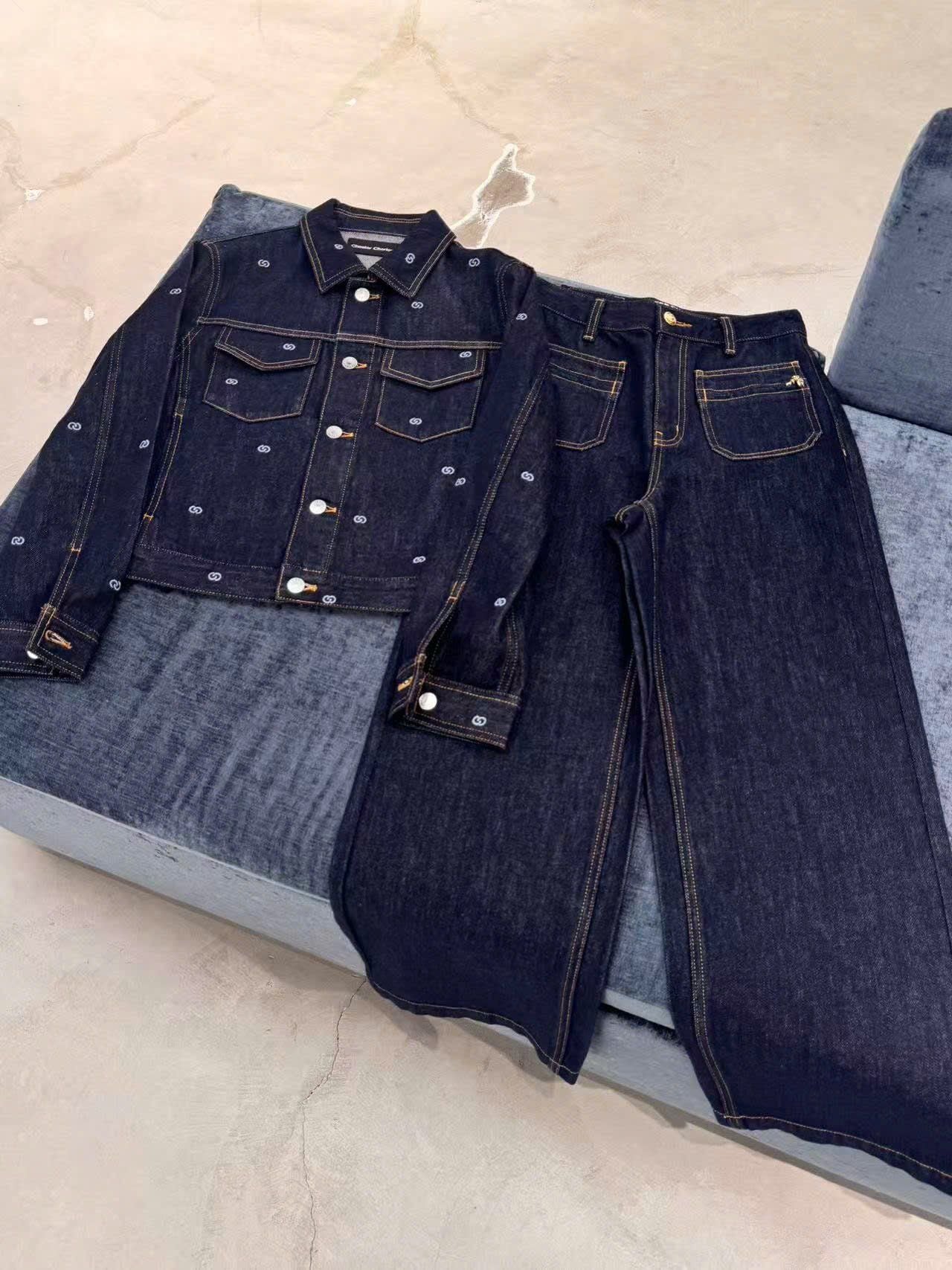  Áo khoác denim đen logo- 2 túi ngực 