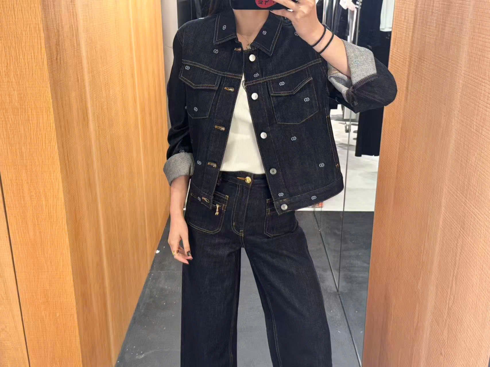  Áo khoác denim đen logo- 2 túi ngực 