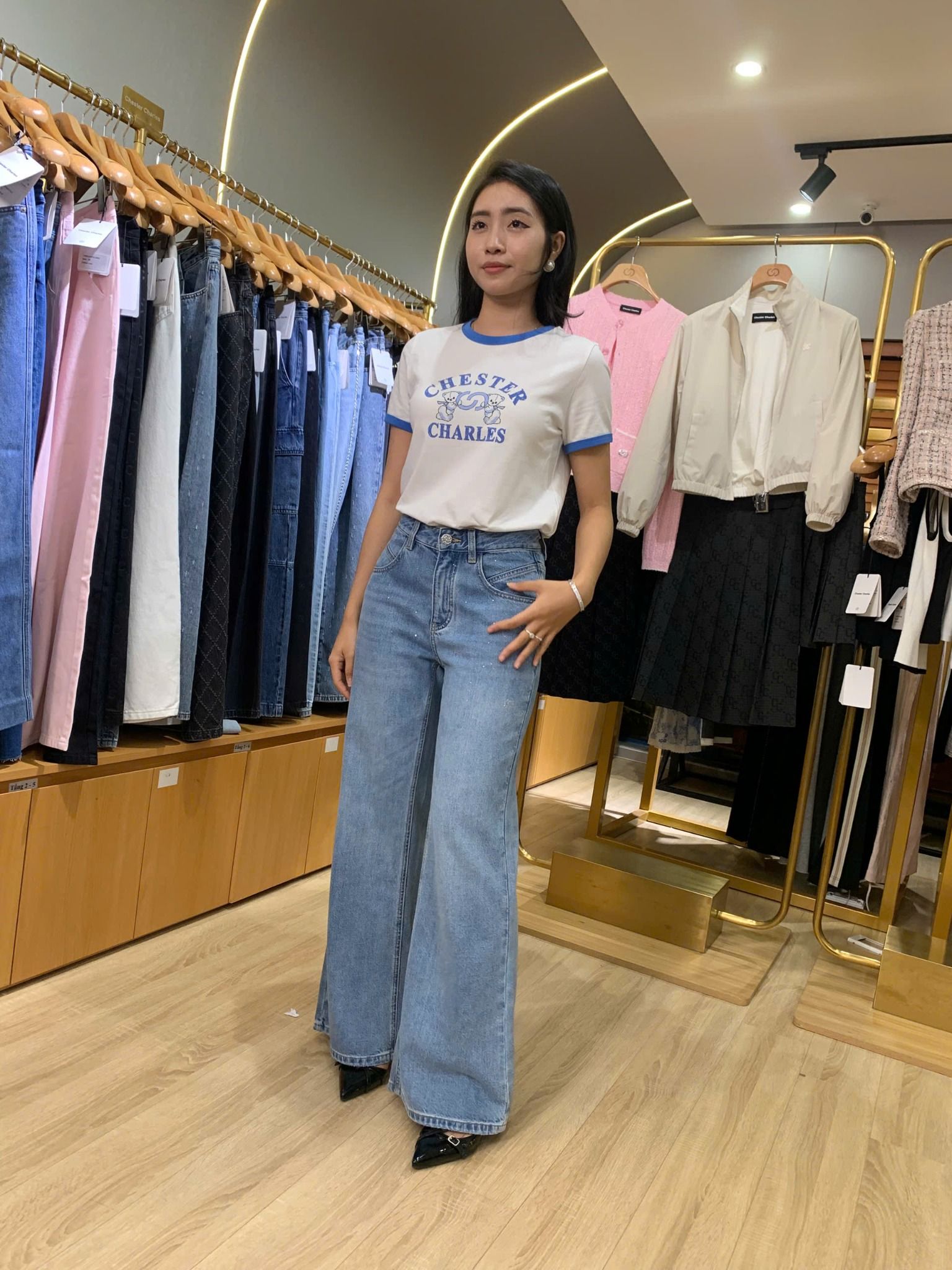  Áo phông trắng viền xanh - logo 2 gấu 