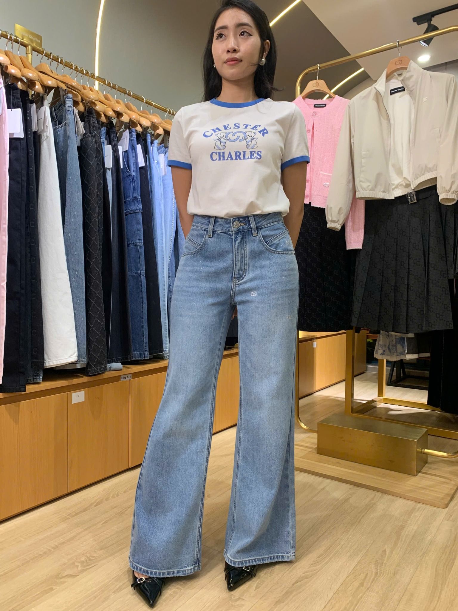  Áo phông trắng viền xanh - logo 2 gấu 