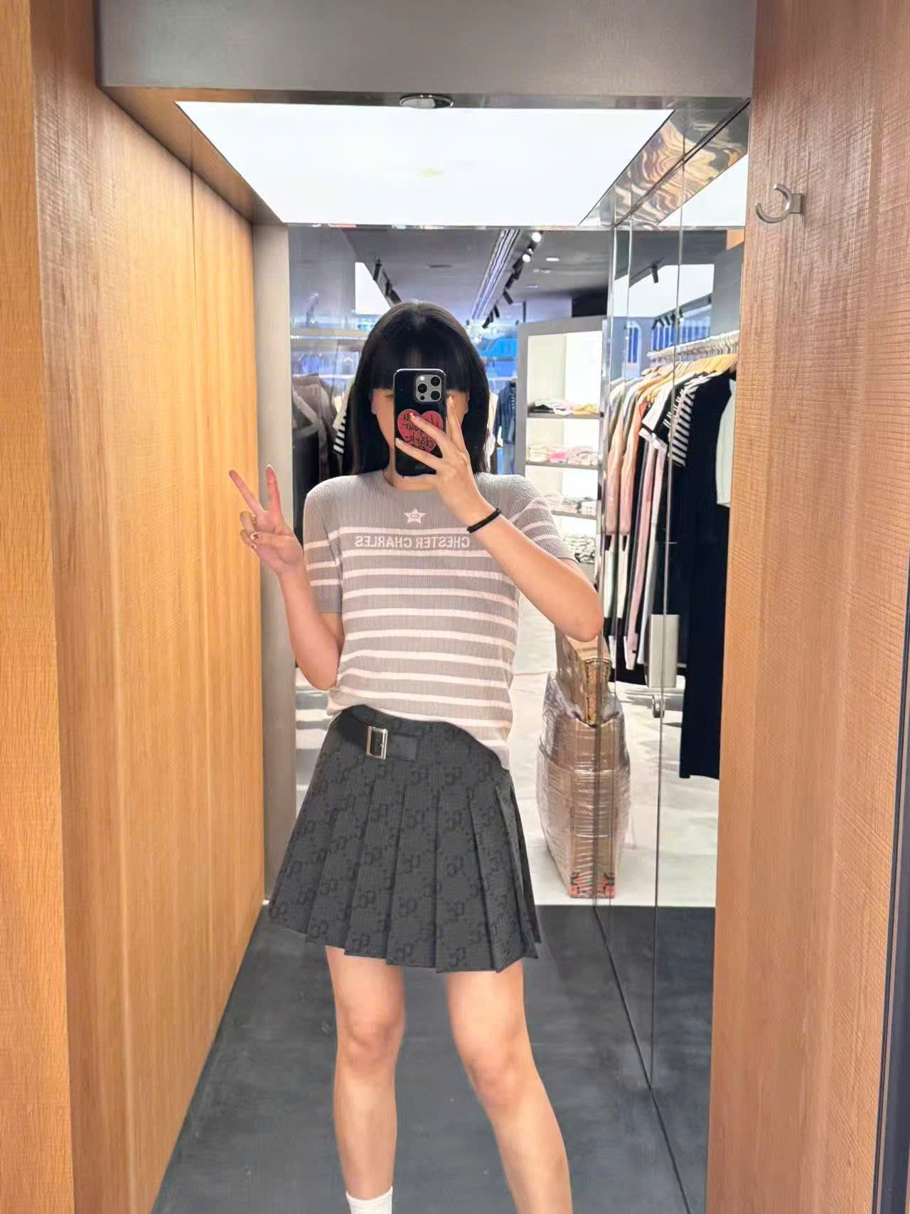  Chân váy ngắn kèm belt họa tiết thoi CC 