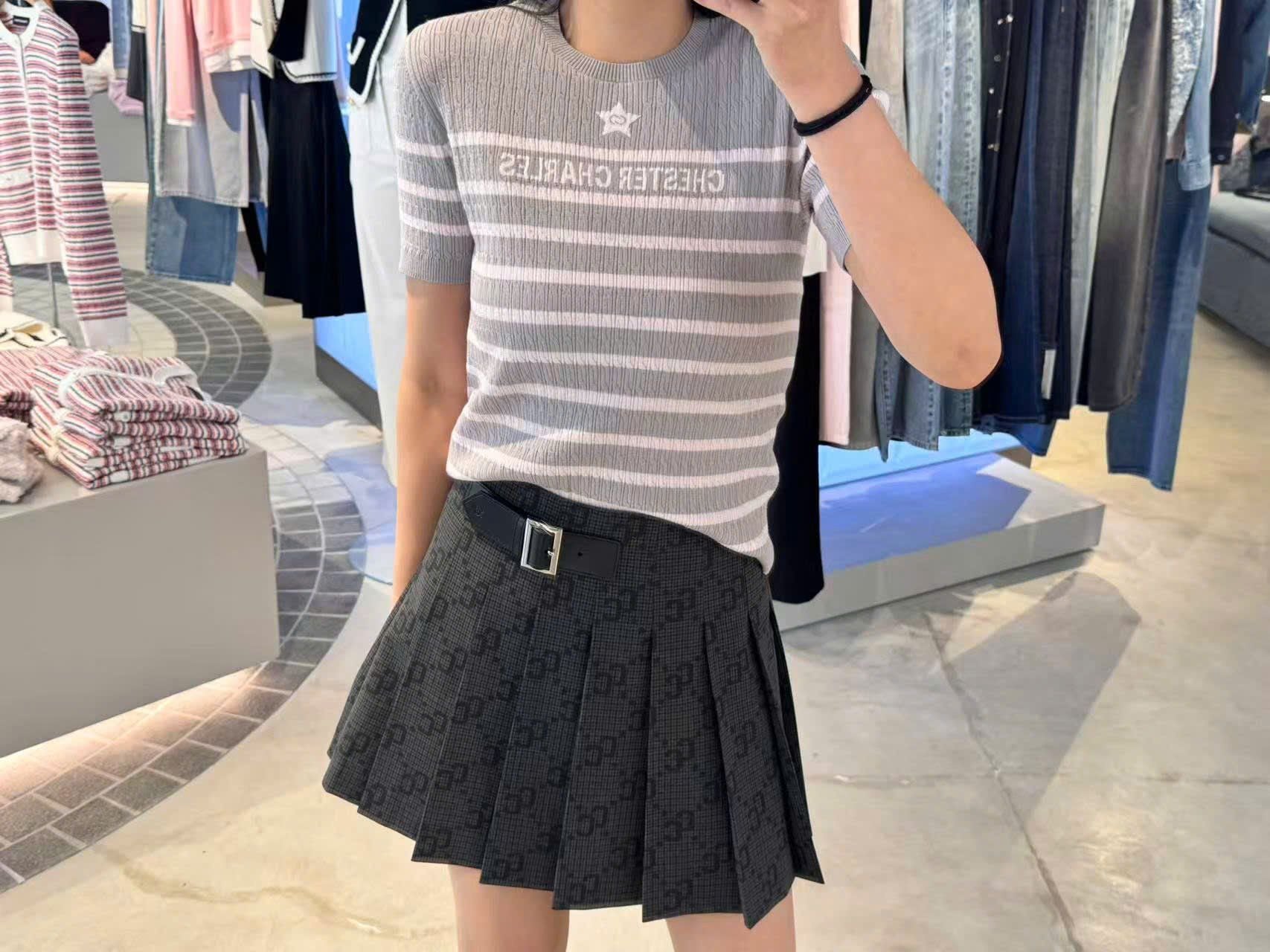  Chân váy ngắn kèm belt họa tiết thoi CC 