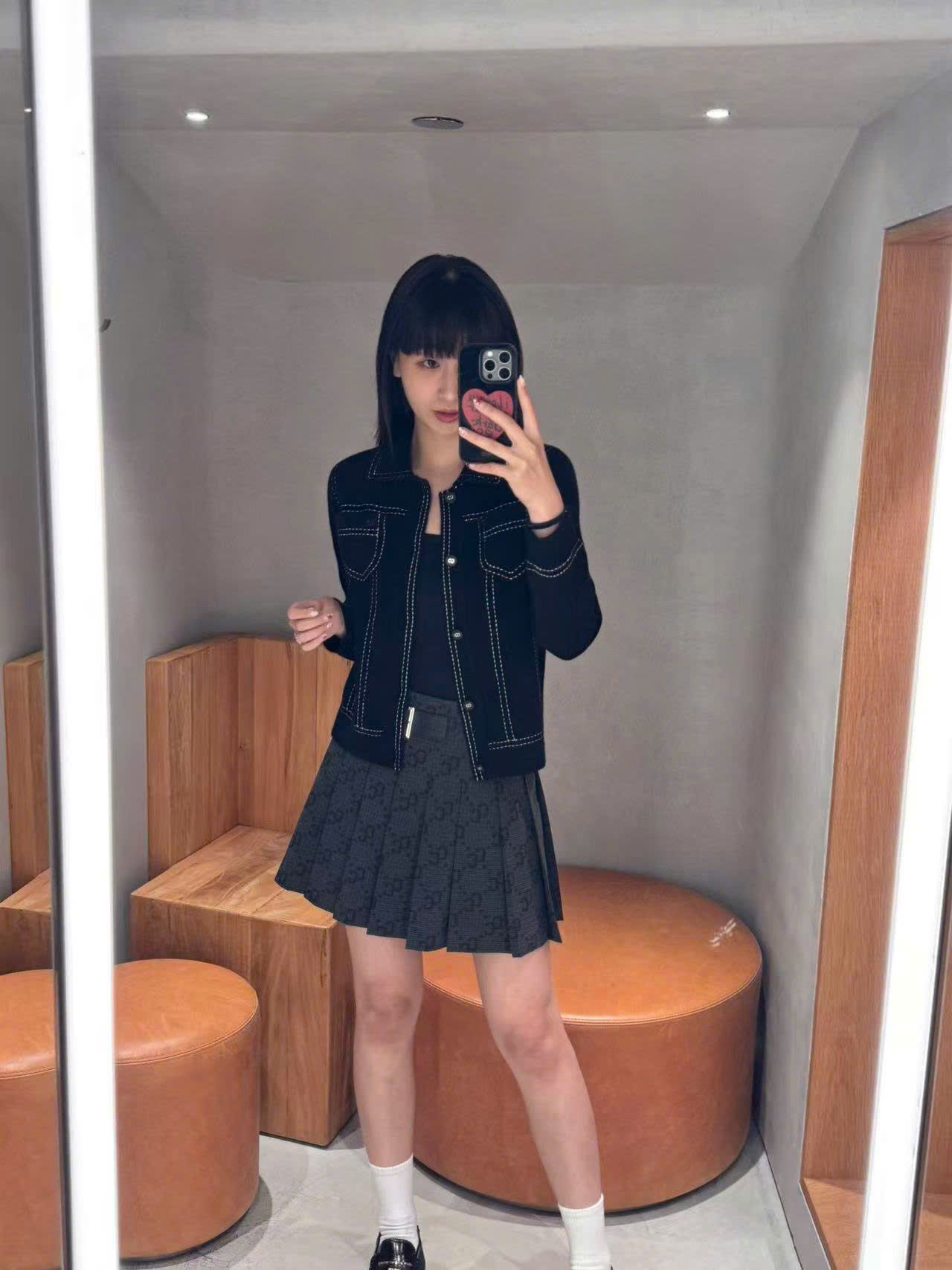  Áo polo CDG cashmere , đen viền chấm trắng 