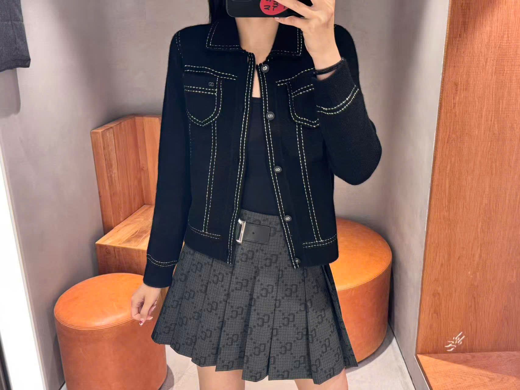  Áo polo CDG cashmere , đen viền chấm trắng 