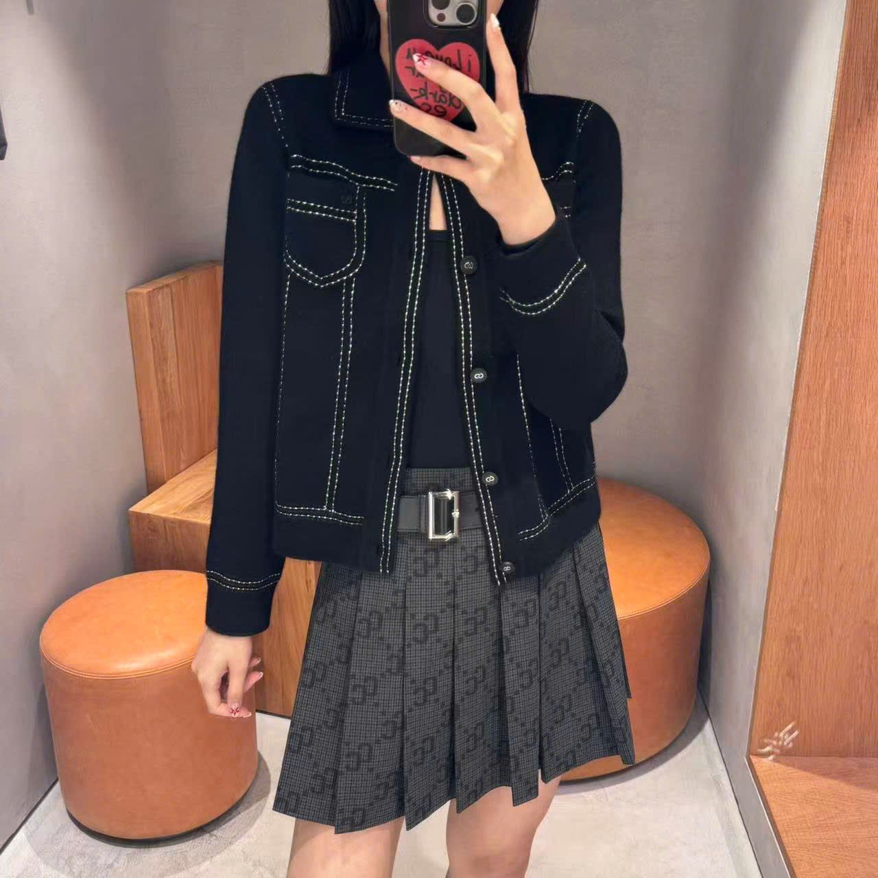  Áo polo CDG cashmere , đen viền chấm trắng 