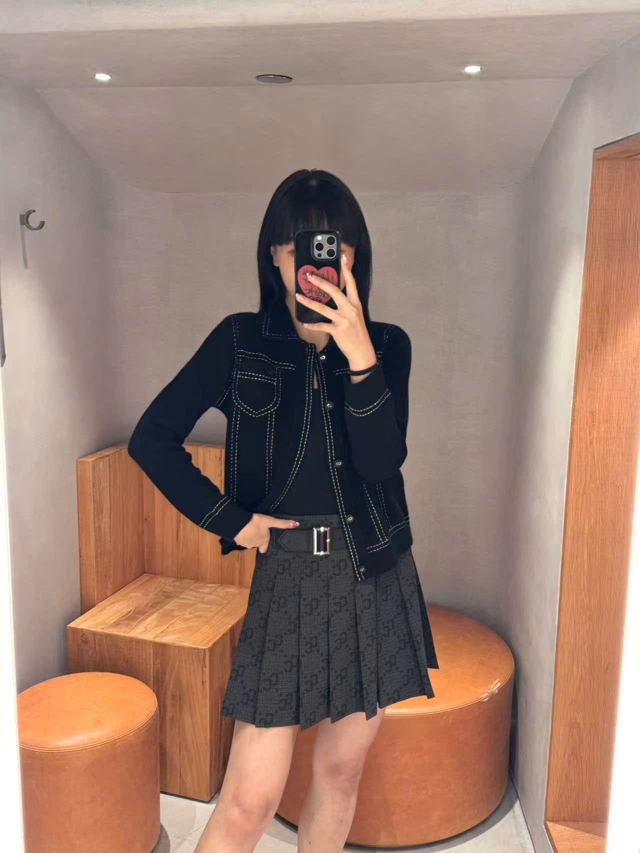  Áo polo CDG cashmere , đen viền chấm trắng 