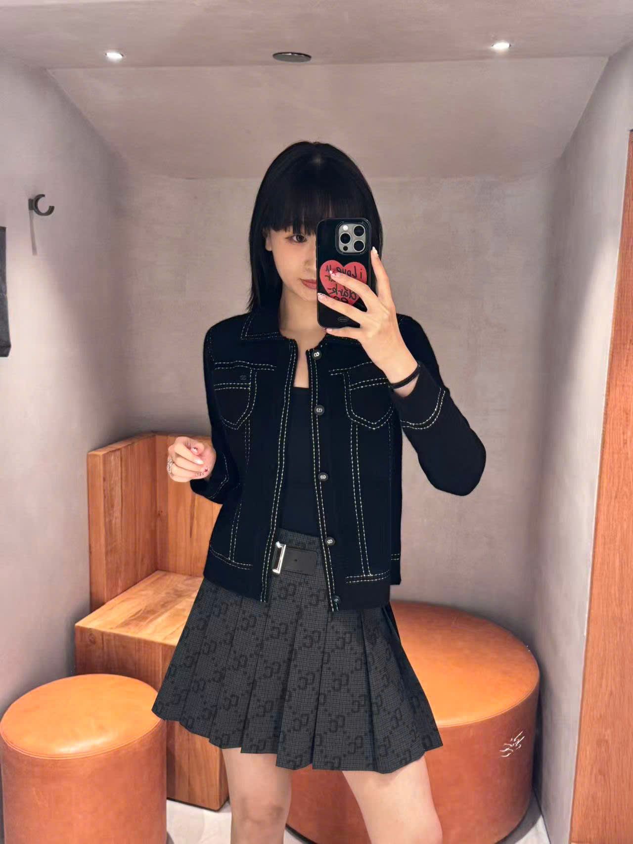  Áo polo CDG cashmere , đen viền chấm trắng 