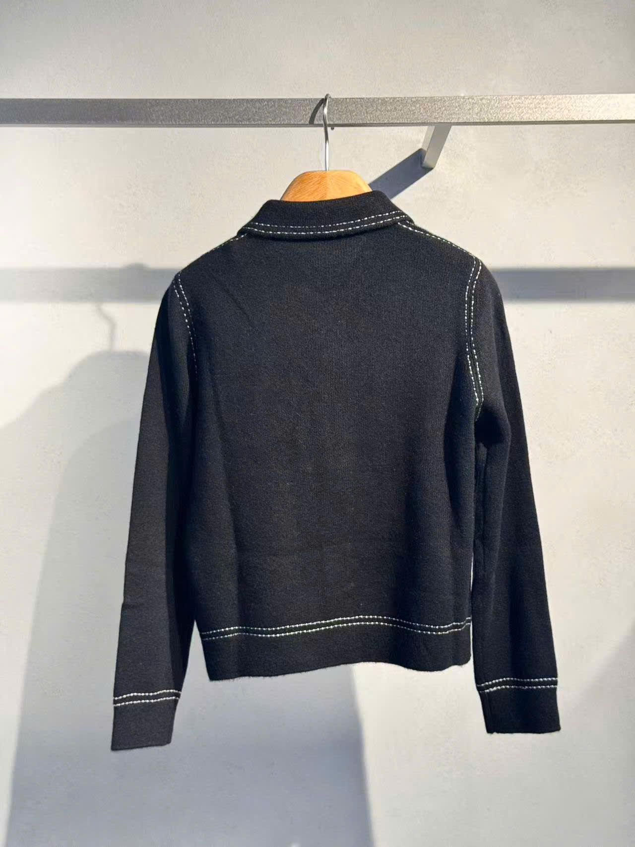  Áo polo CDG cashmere , đen viền chấm trắng 