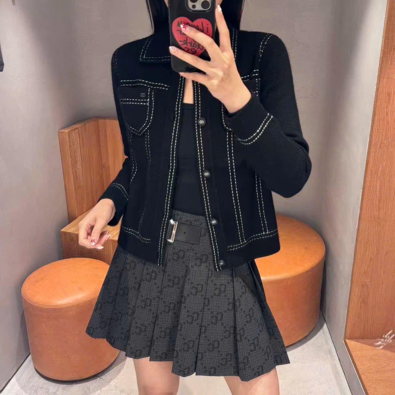  Áo polo CDG cashmere , đen viền chấm trắng 