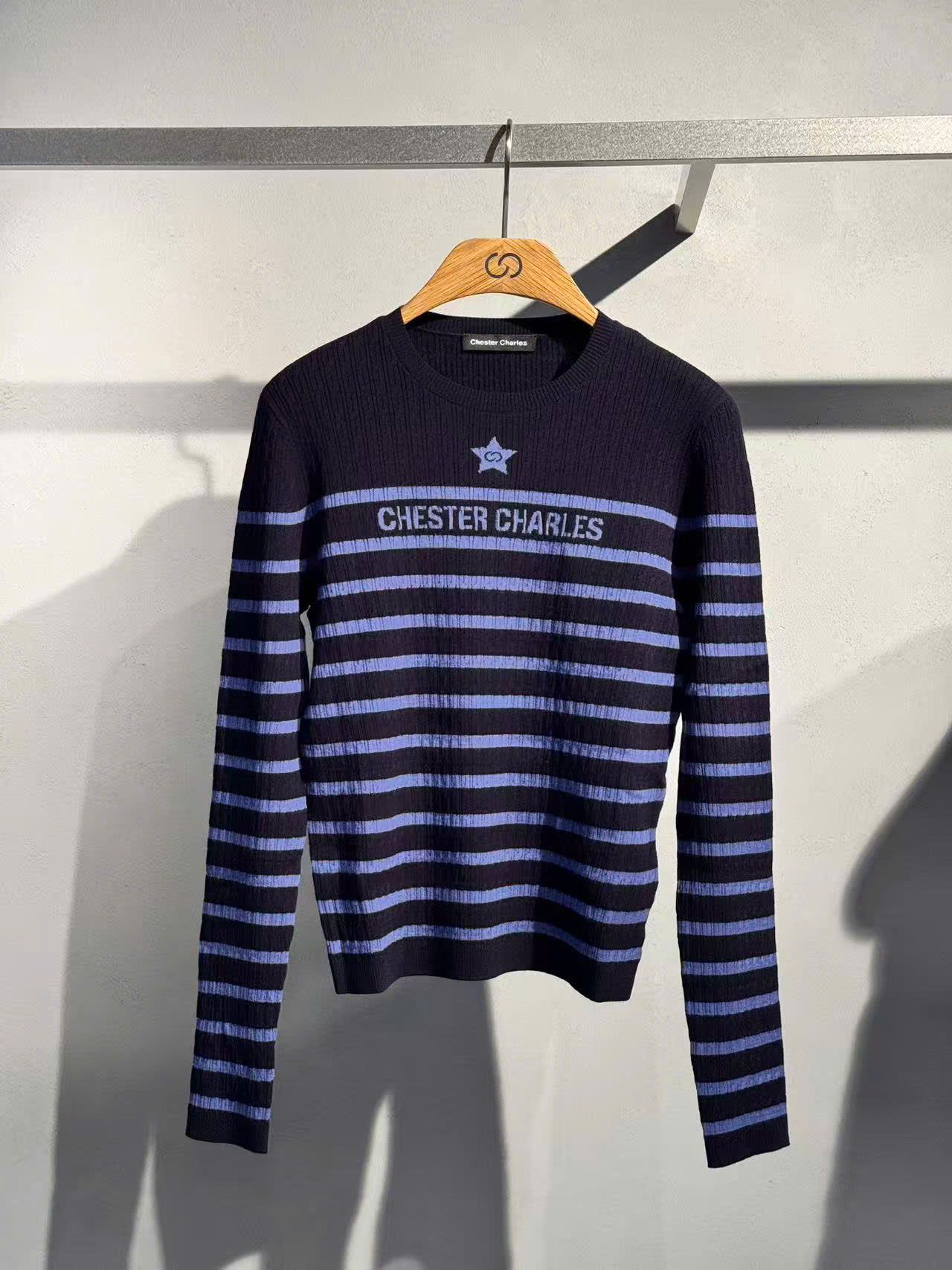  Áo len dài tay đen kẻ ngang xanh - ngôi sao giữa 