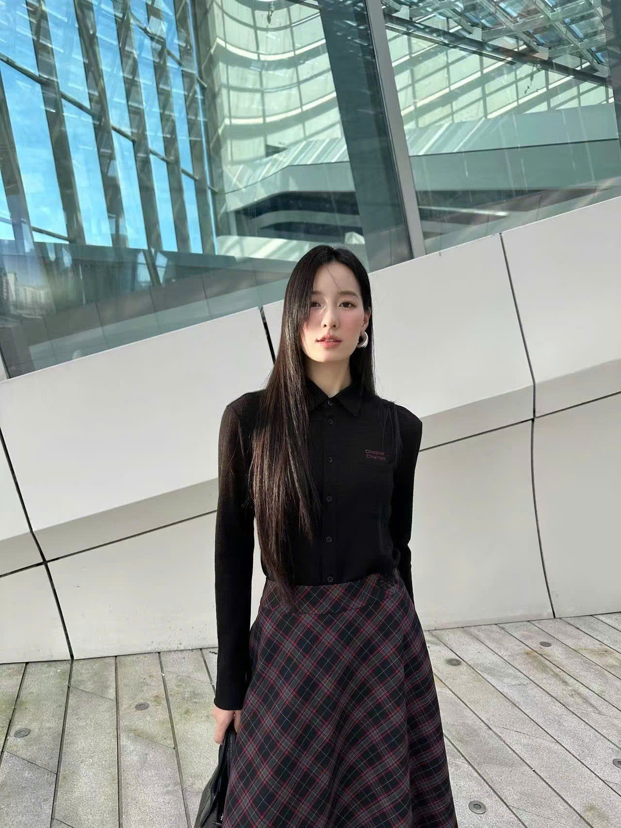  Chân váy dài kẻ đỏ đen 