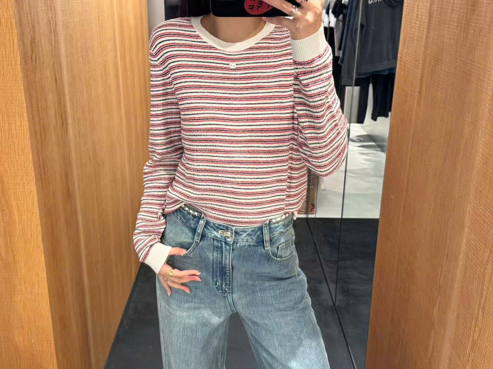  Áo dài tay trắng kẻ đỏ viền trắng, bo gấu 