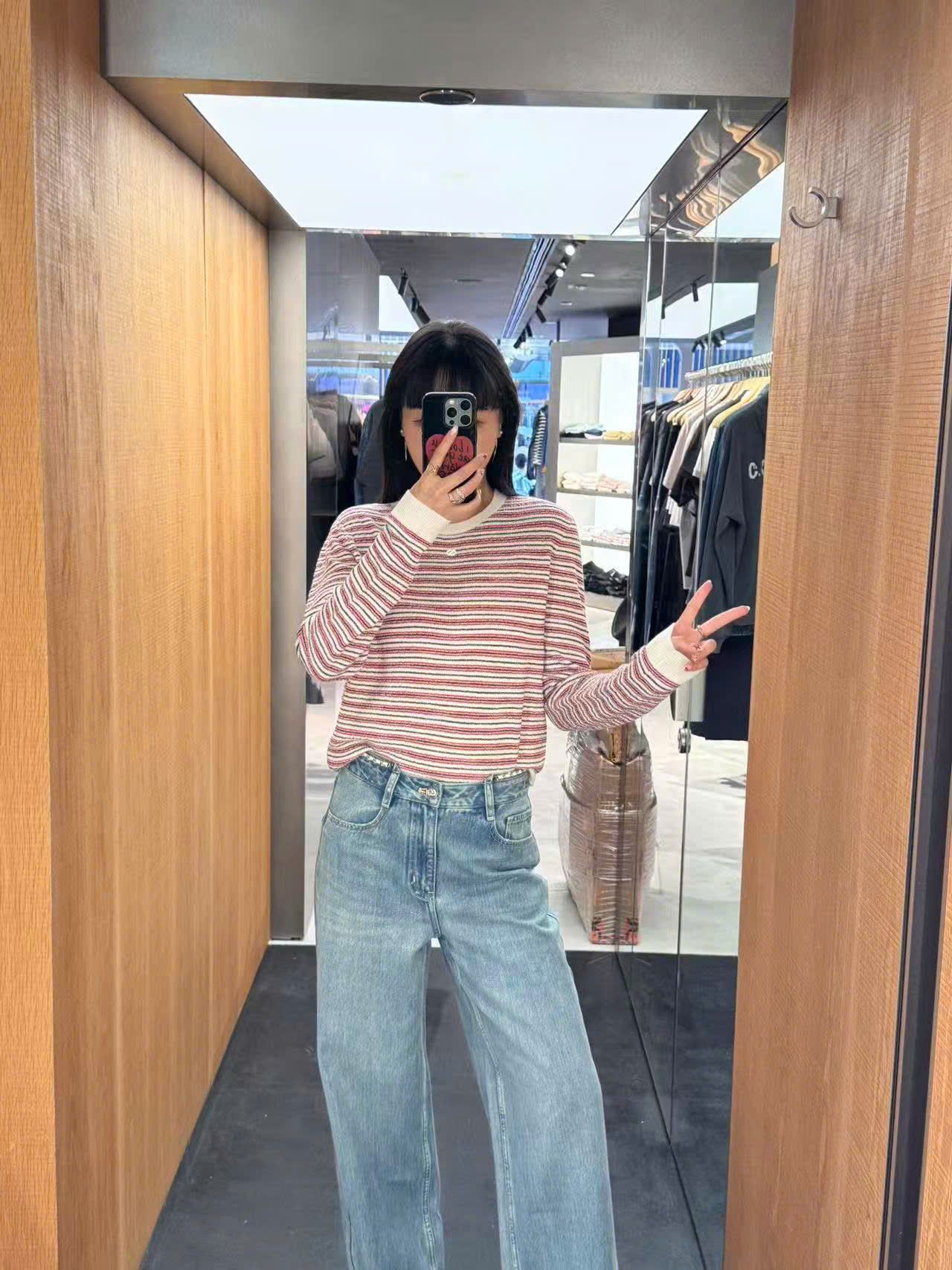  Áo dài tay trắng kẻ đỏ viền trắng, bo gấu 