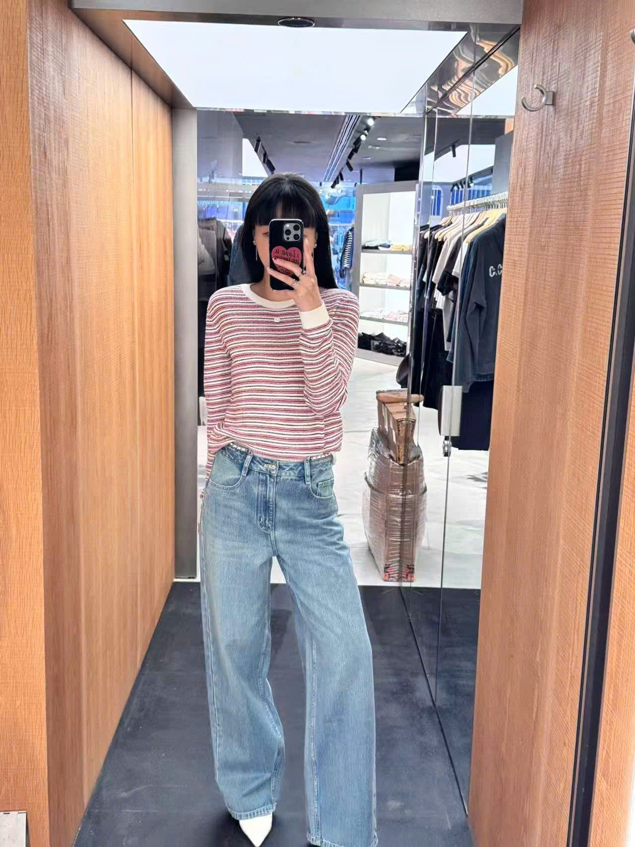  Áo dài tay trắng kẻ đỏ viền trắng, bo gấu 