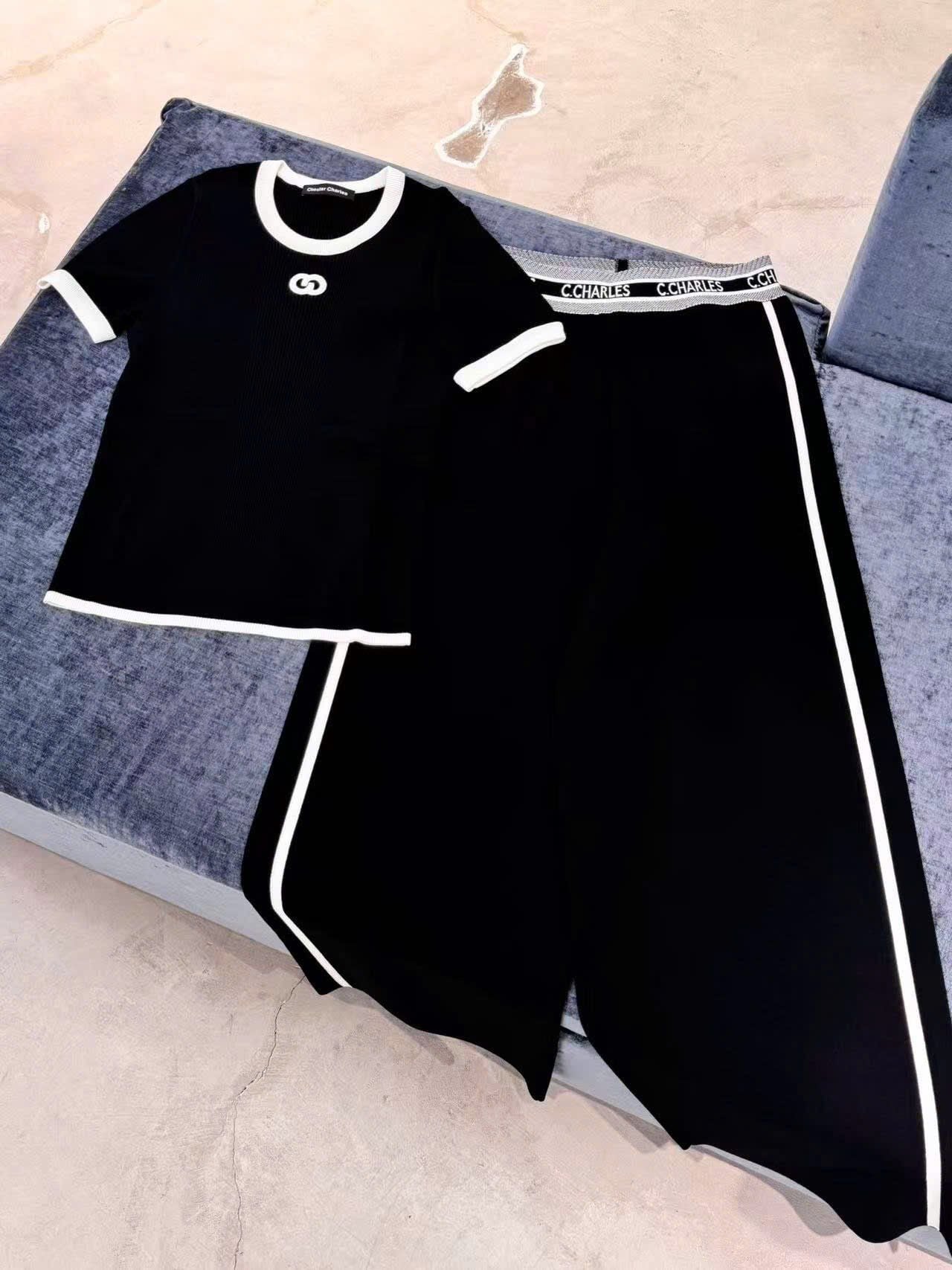  Áo đen mongtoghi viền trắng, logo nhỏ trắng ngực 