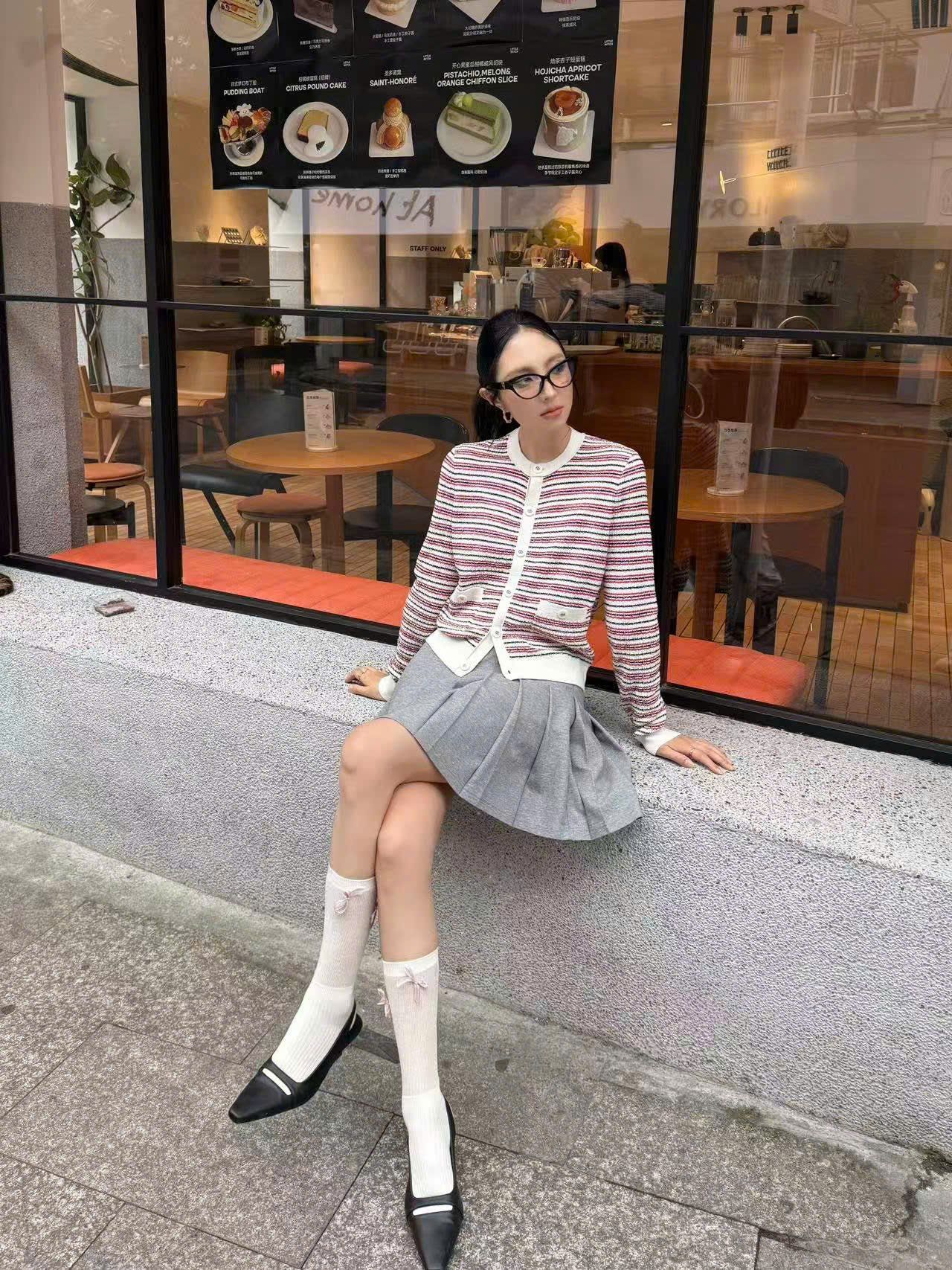  Áo CDG trẳng kẻ đỏ viền trắng 