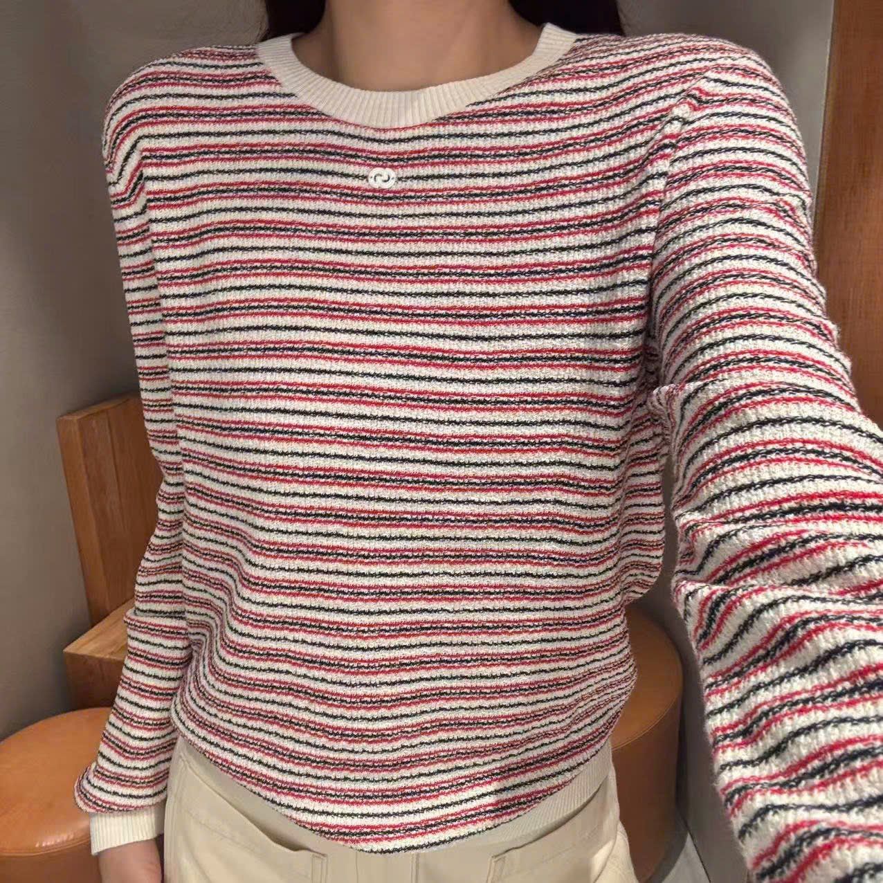  Áo dài tay trắng kẻ đỏ viền trắng, bo gấu 