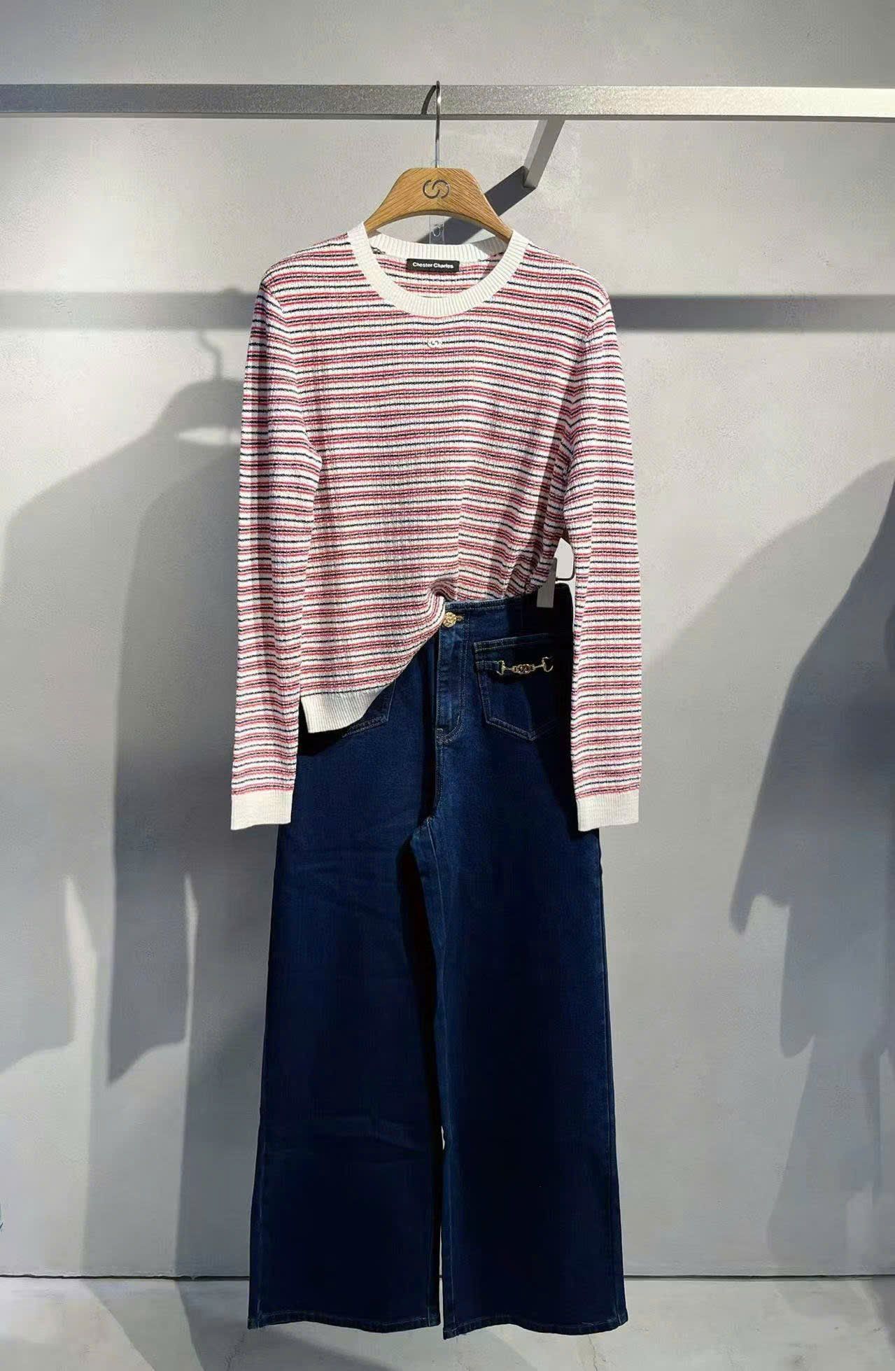  Áo dài tay trắng kẻ đỏ viền trắng, bo gấu 