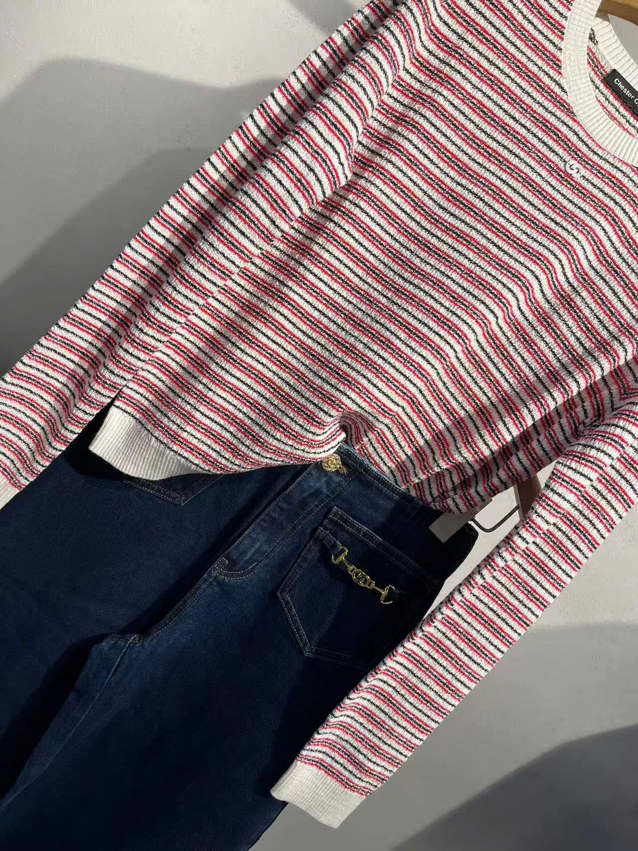  Áo dài tay trắng kẻ đỏ viền trắng, bo gấu 