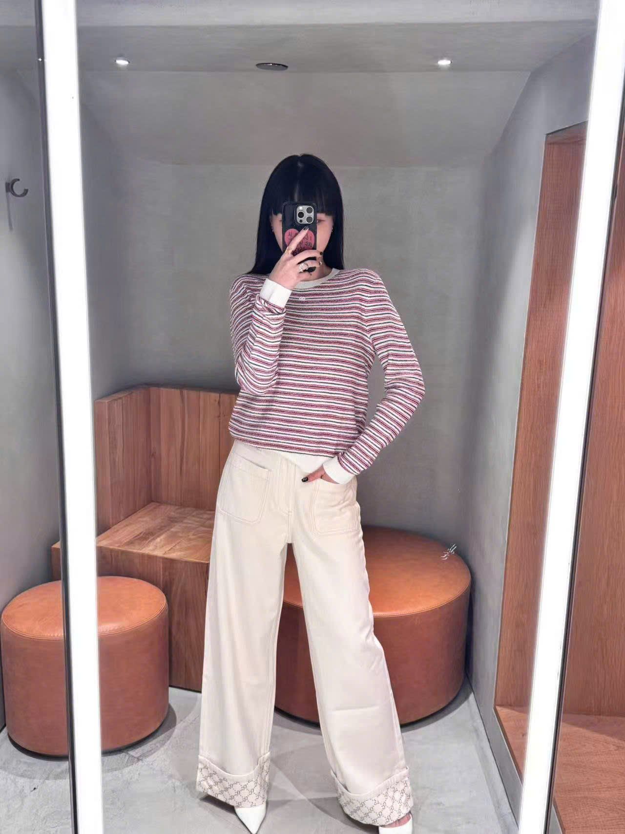  Áo dài tay trắng kẻ đỏ viền trắng, bo gấu 