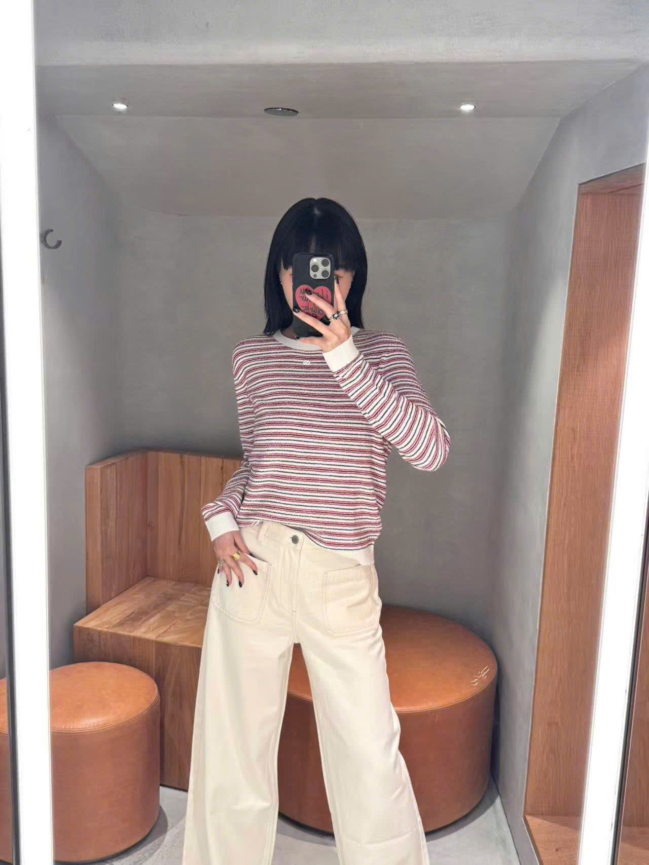  Áo dài tay trắng kẻ đỏ viền trắng, bo gấu 