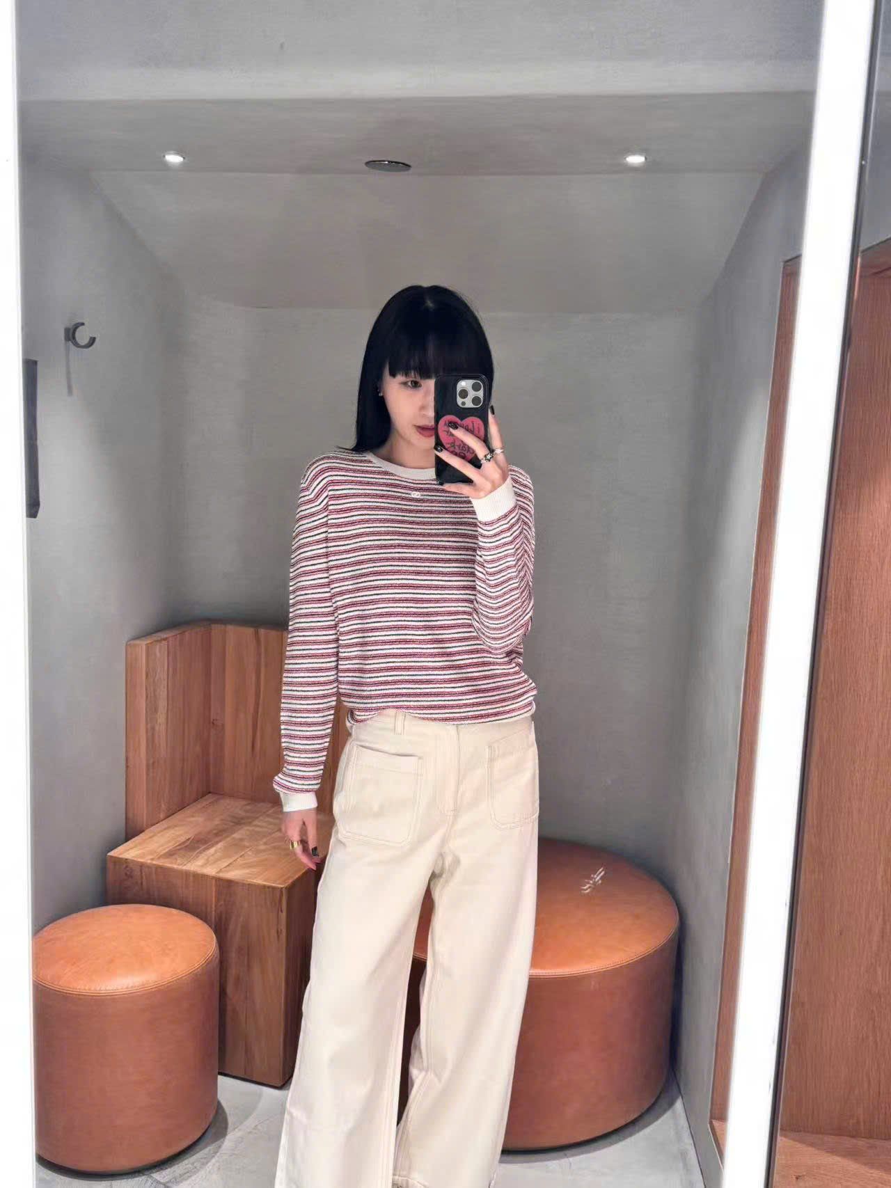  Áo dài tay trắng kẻ đỏ viền trắng, bo gấu 