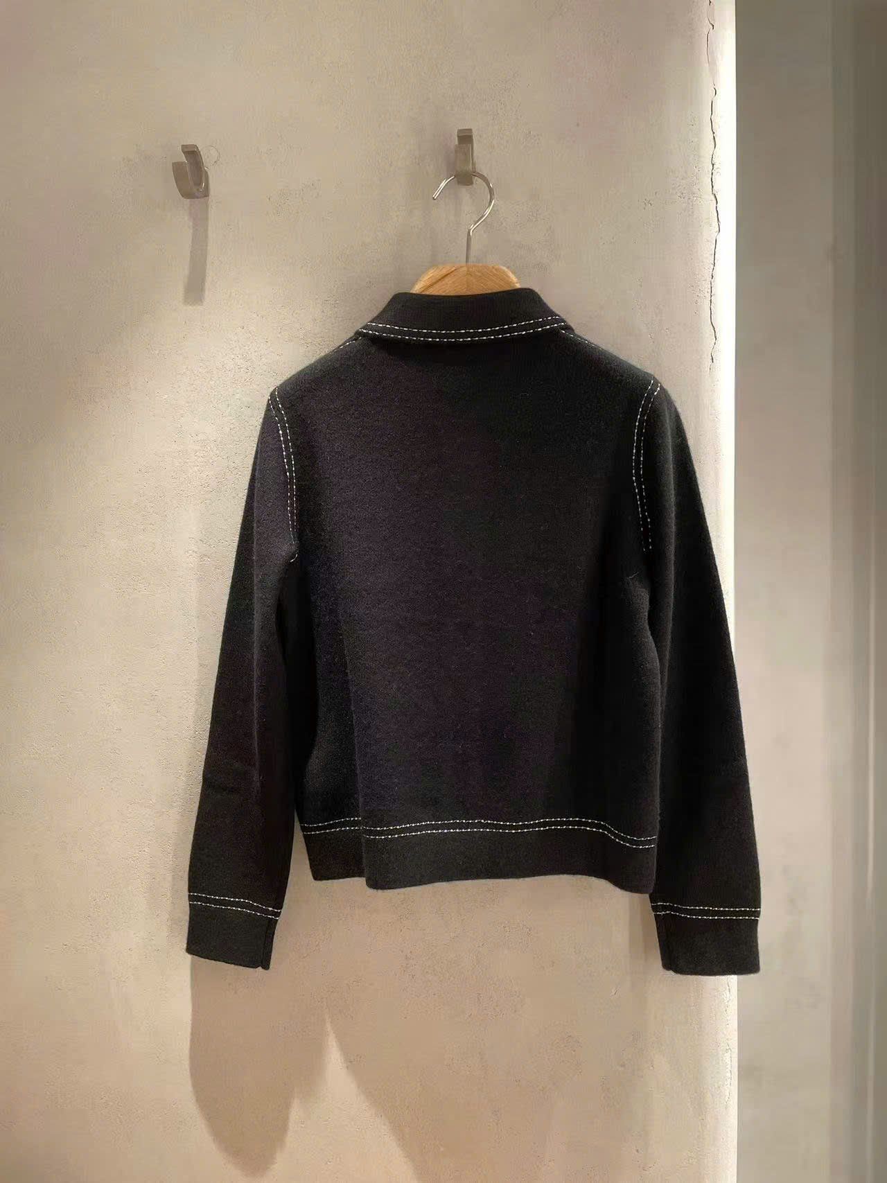  Áo polo CDG cashmere , đen viền chấm trắng 
