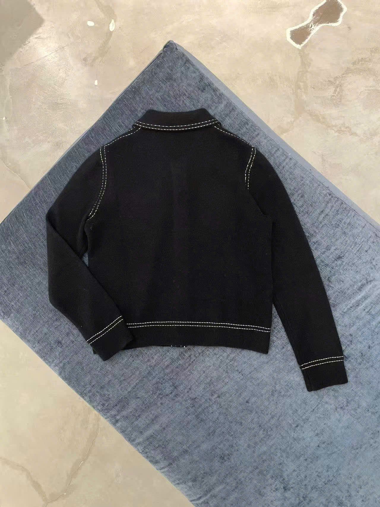  Áo polo CDG cashmere , đen viền chấm trắng 