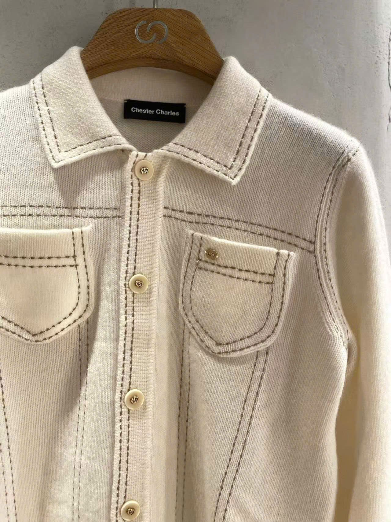  Áo CDG trắng, cổ bẻ, thêu viền nổi 