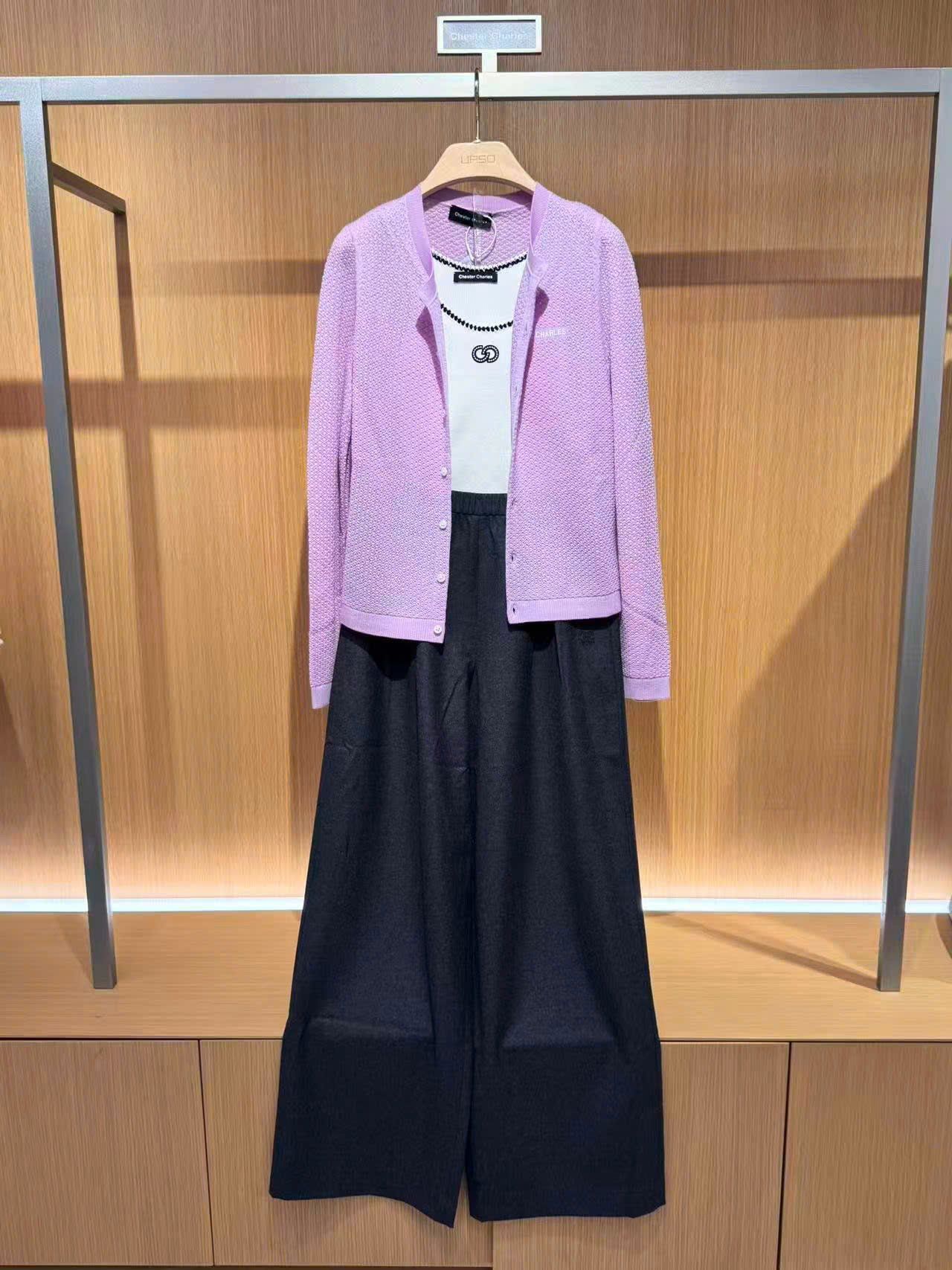  Áo CDG cotton hồng - chữ trắng 1 bên 