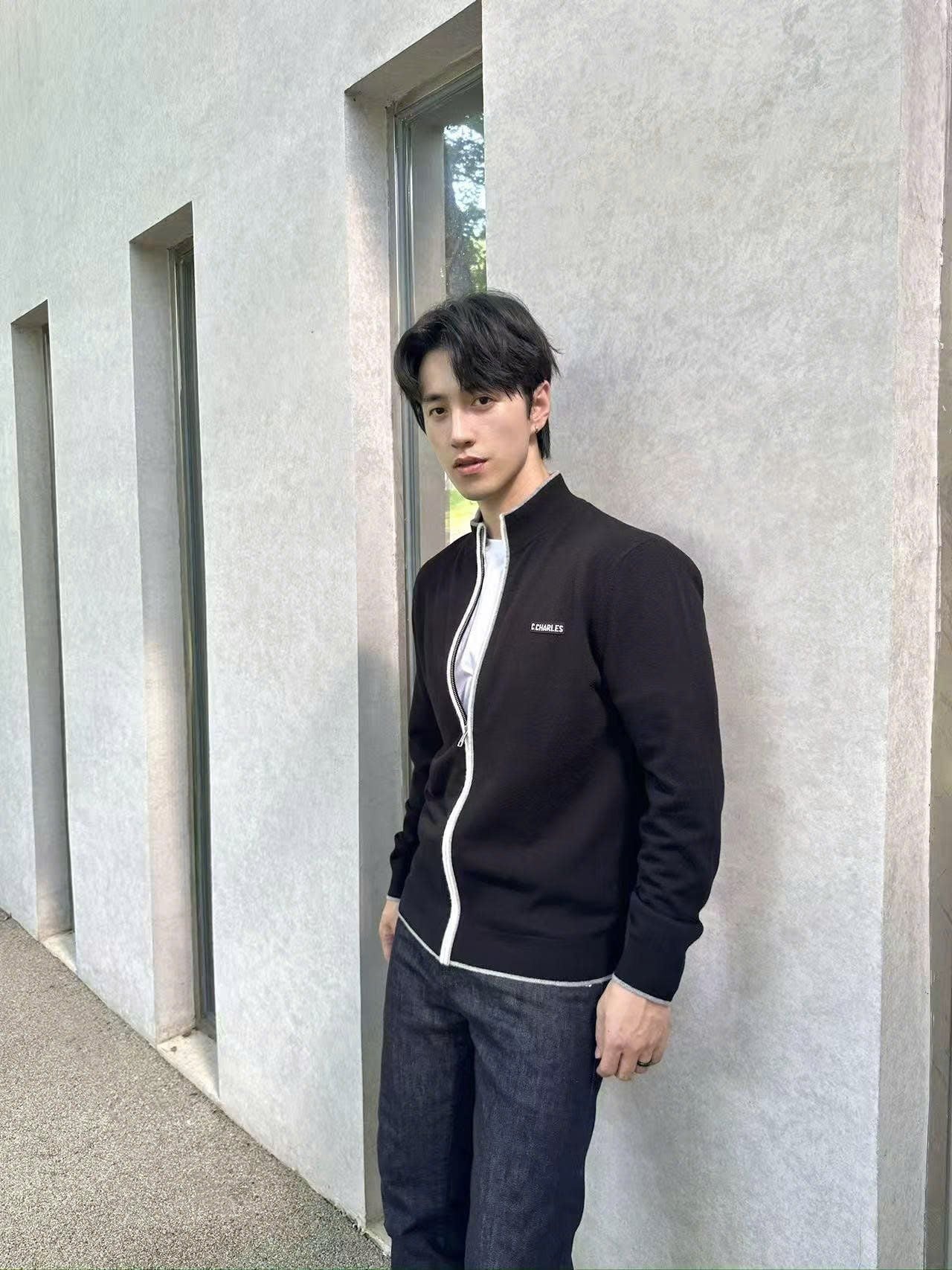  1.Áo khoác nam CC , đen khóa kéo trắng 