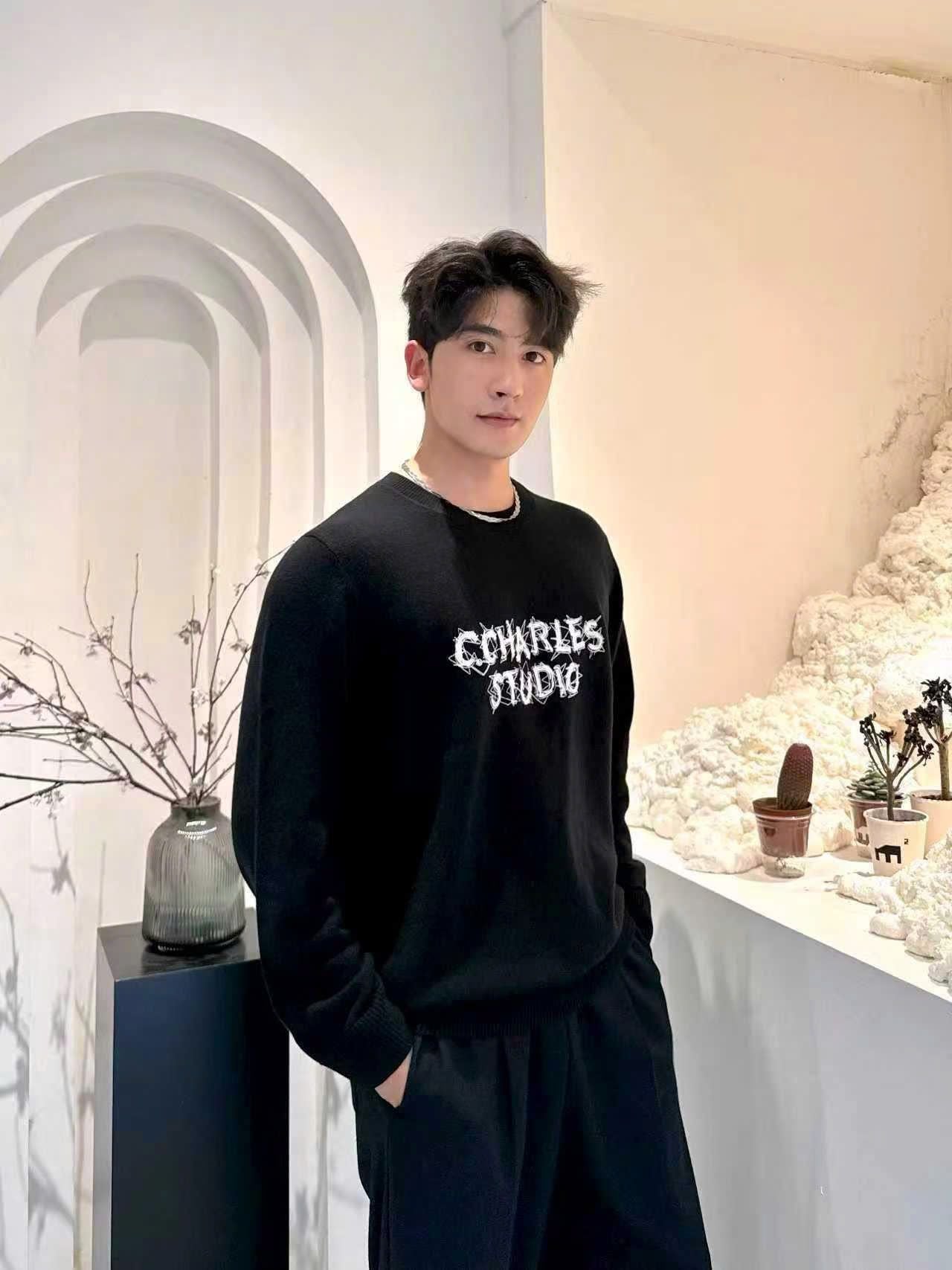  1.Áo Nam CC dài tay đen, chữ Studio ngực 