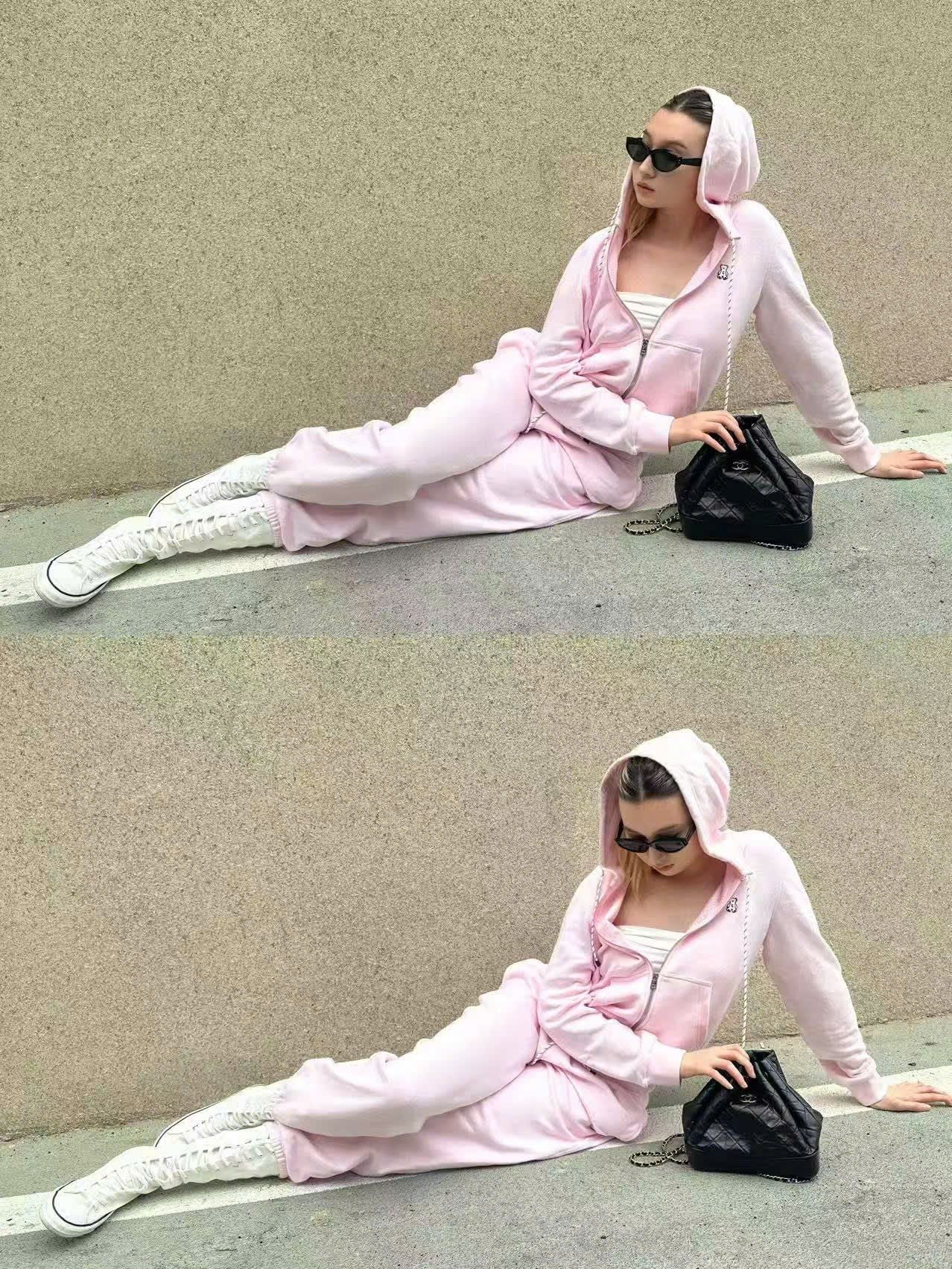  Áo khoác hồng có mũ, dây rút trắng logo gấu (SET) 