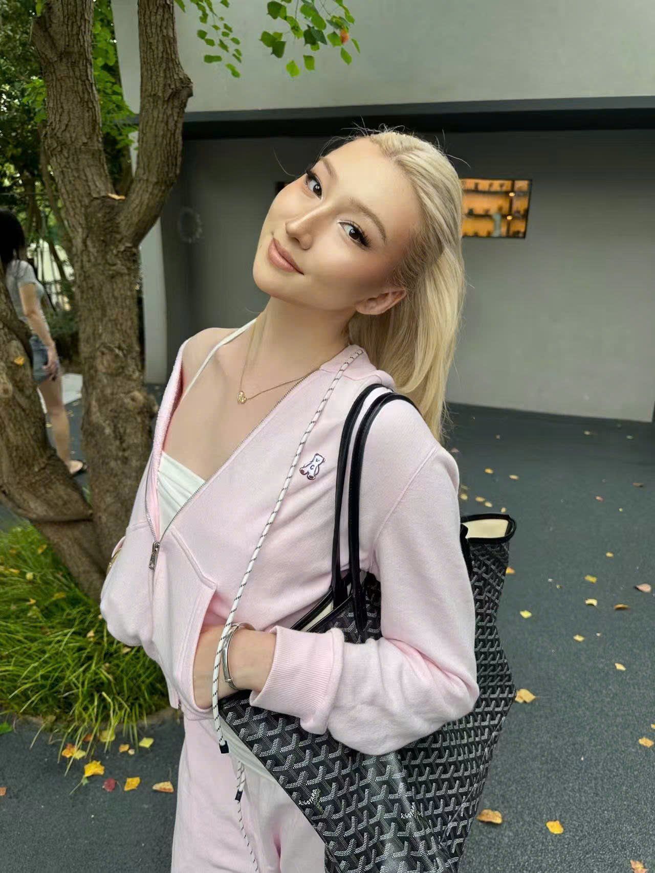  Quần nỉ hồng bo chun, dây rút trắng logo gấu (SET) 