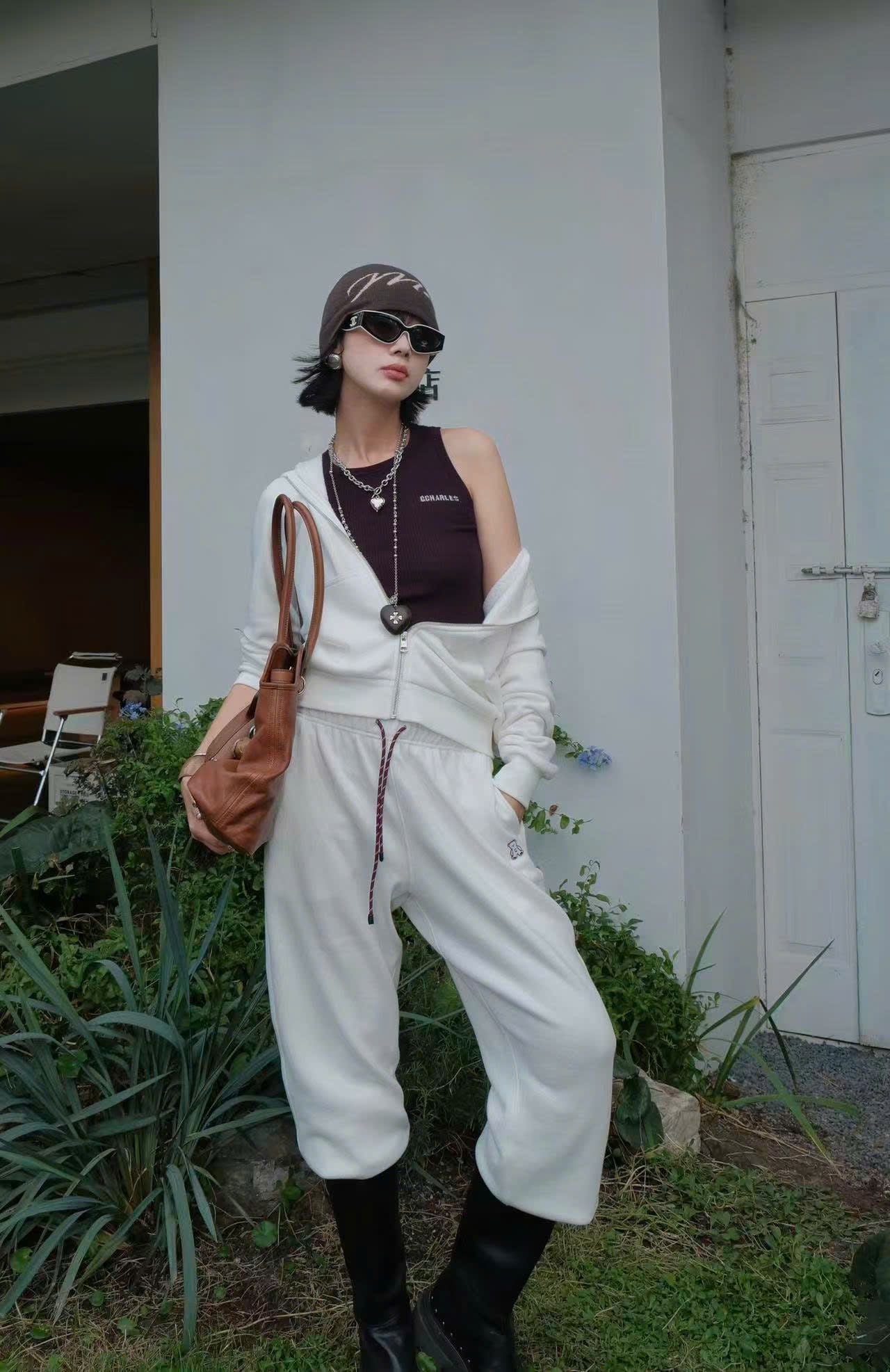  Bộ Áo khoác nỉ có mũ và quần nỉ trắng dây rút đỏ set 