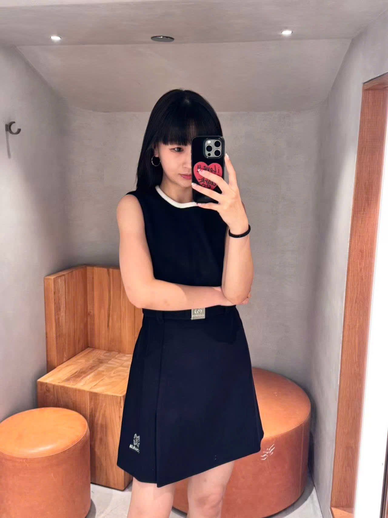  Váy đen liền có đai 