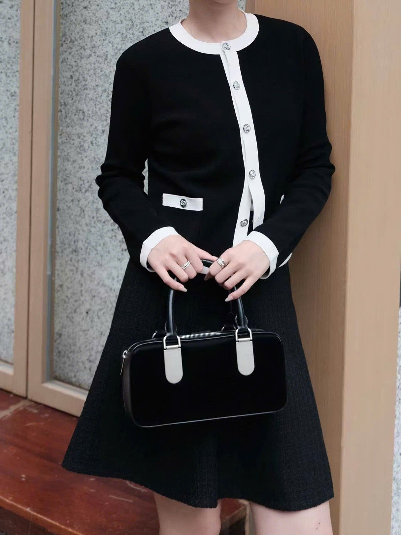  Áo CDG đen dài tay , viền trắng cúc đính đá 