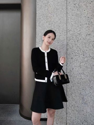  Áo CDG đen dài tay , viền trắng cúc đính đá 