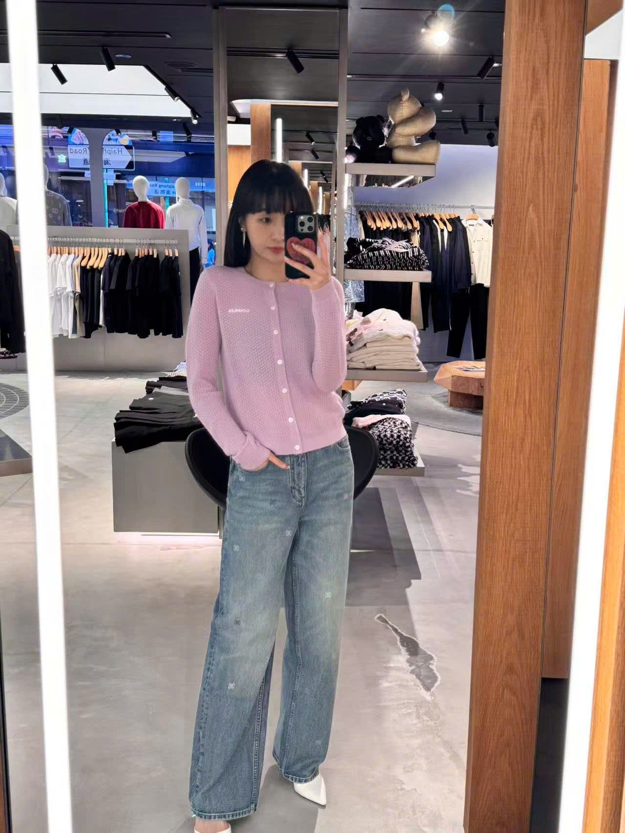  Áo CDG cotton hồng - chữ trắng 1 bên 