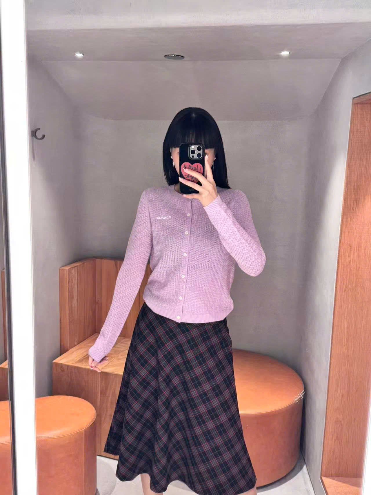  Áo CDG cotton hồng - chữ trắng 1 bên 