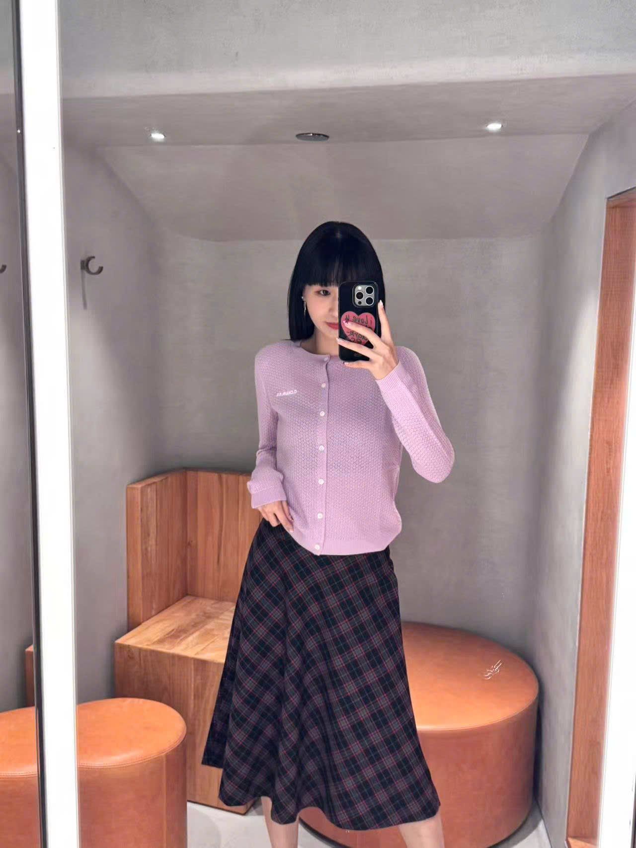  Áo CDG cotton hồng - chữ trắng 1 bên 