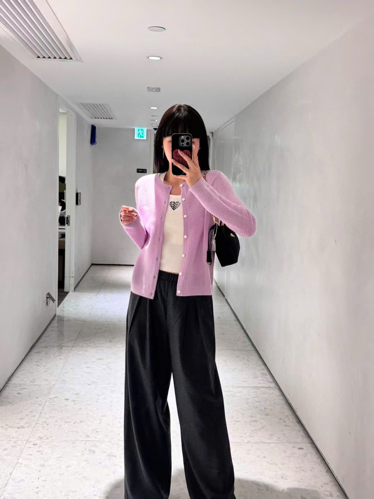  Áo CDG cotton hồng - chữ trắng 1 bên 