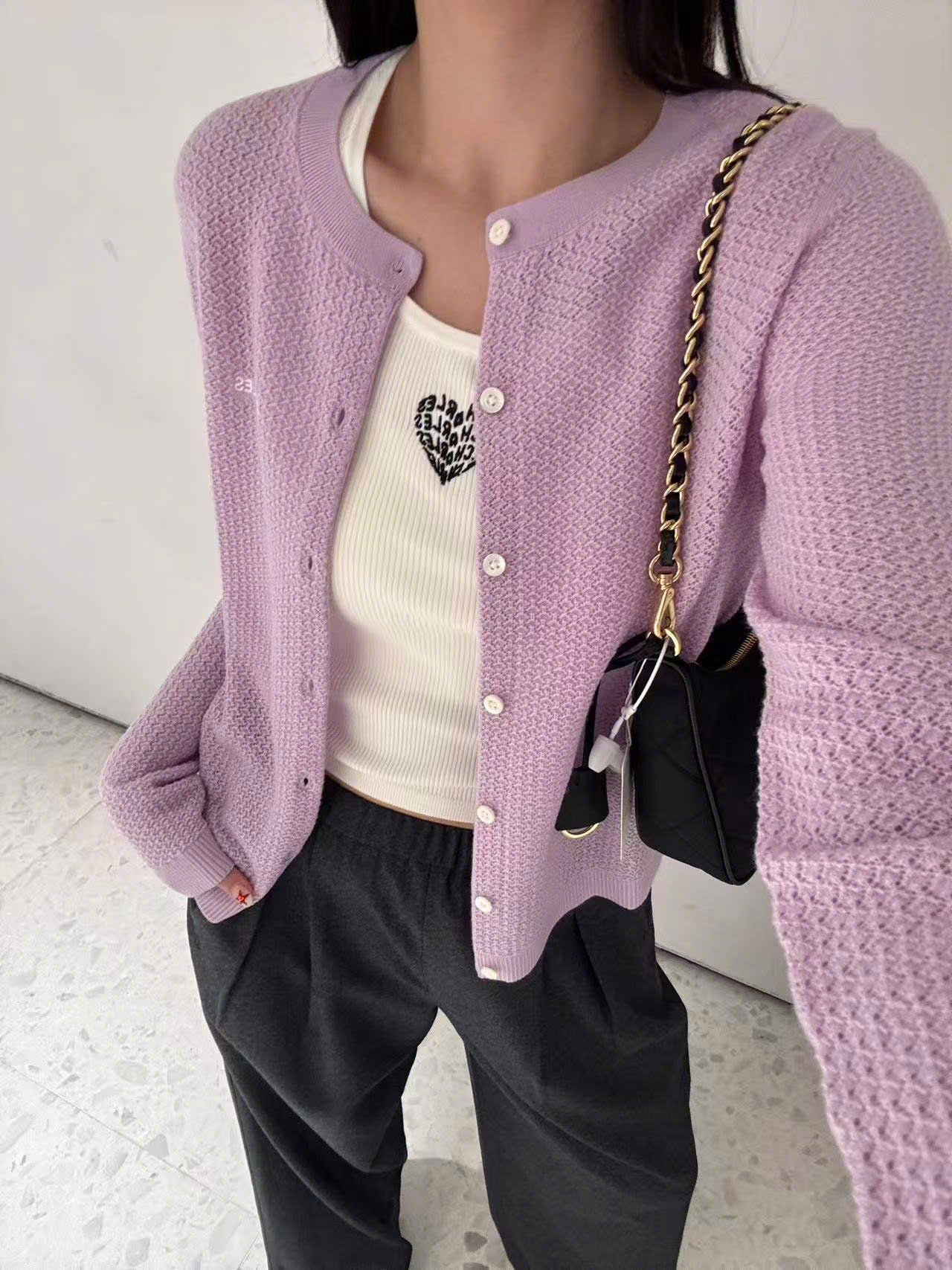  Áo CDG cotton hồng - chữ trắng 1 bên 