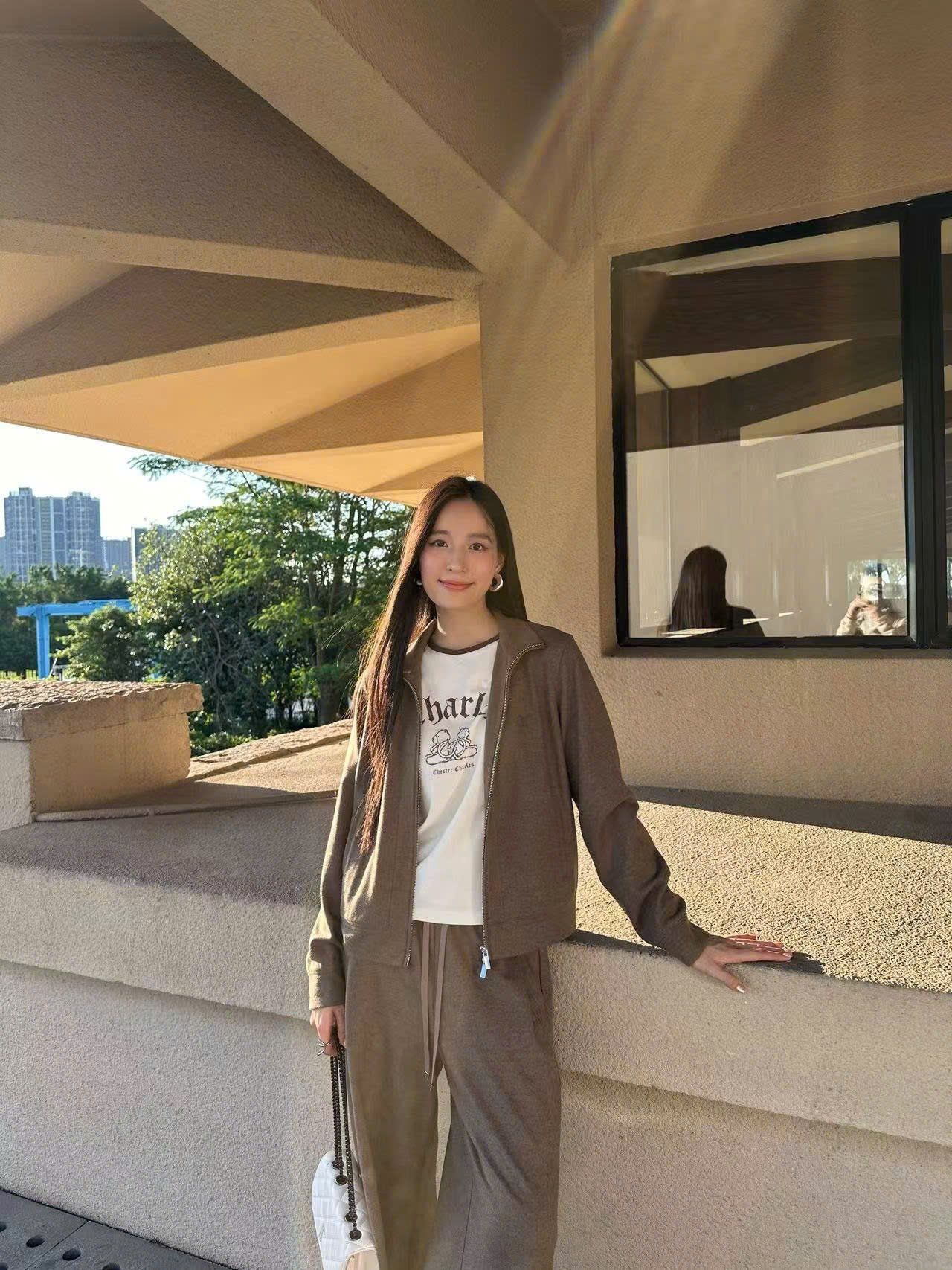  Bộ áo khoác len và quần len nâu cạp chun - Logo CC lồng 1 bên set 