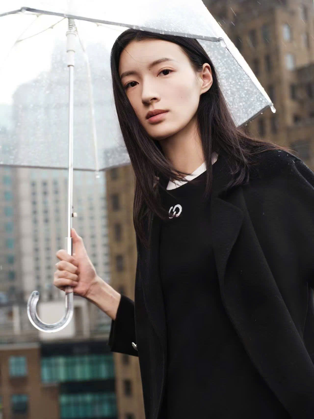  Áo măng to đen, 2 cúc 